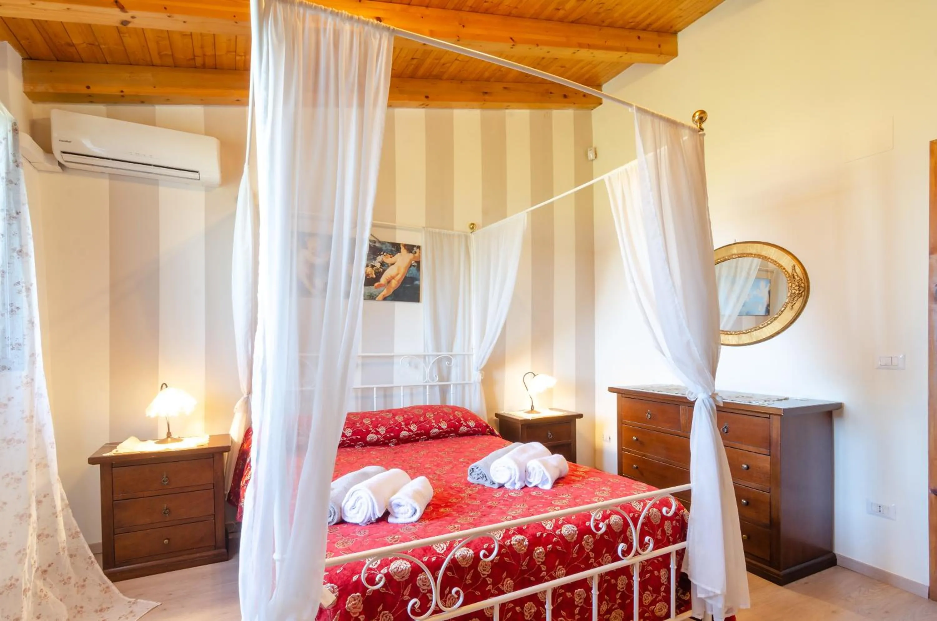 Bed in La Vecchia Torre - Villa panoramica in Collina