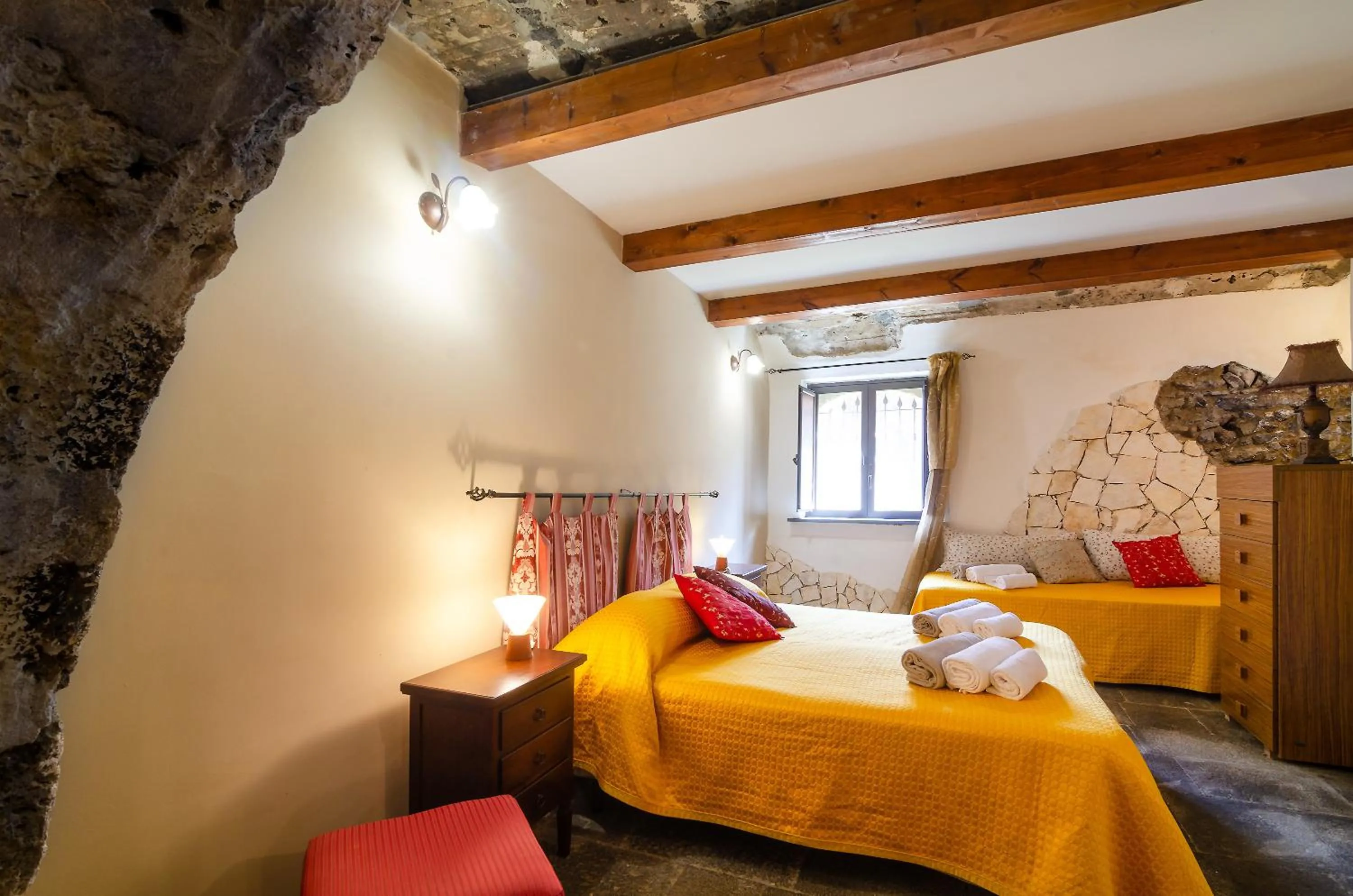Bed in La Vecchia Torre - Villa panoramica in Collina