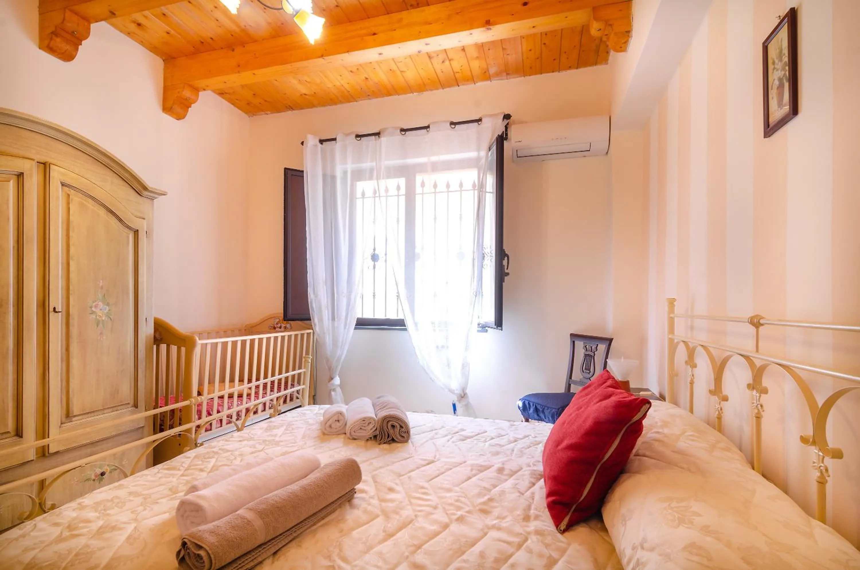 Bed in La Vecchia Torre - Villa panoramica in Collina