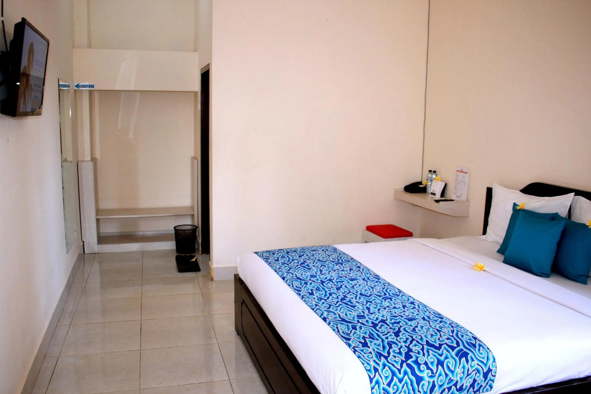 Djembank Hotel & Karaoke
