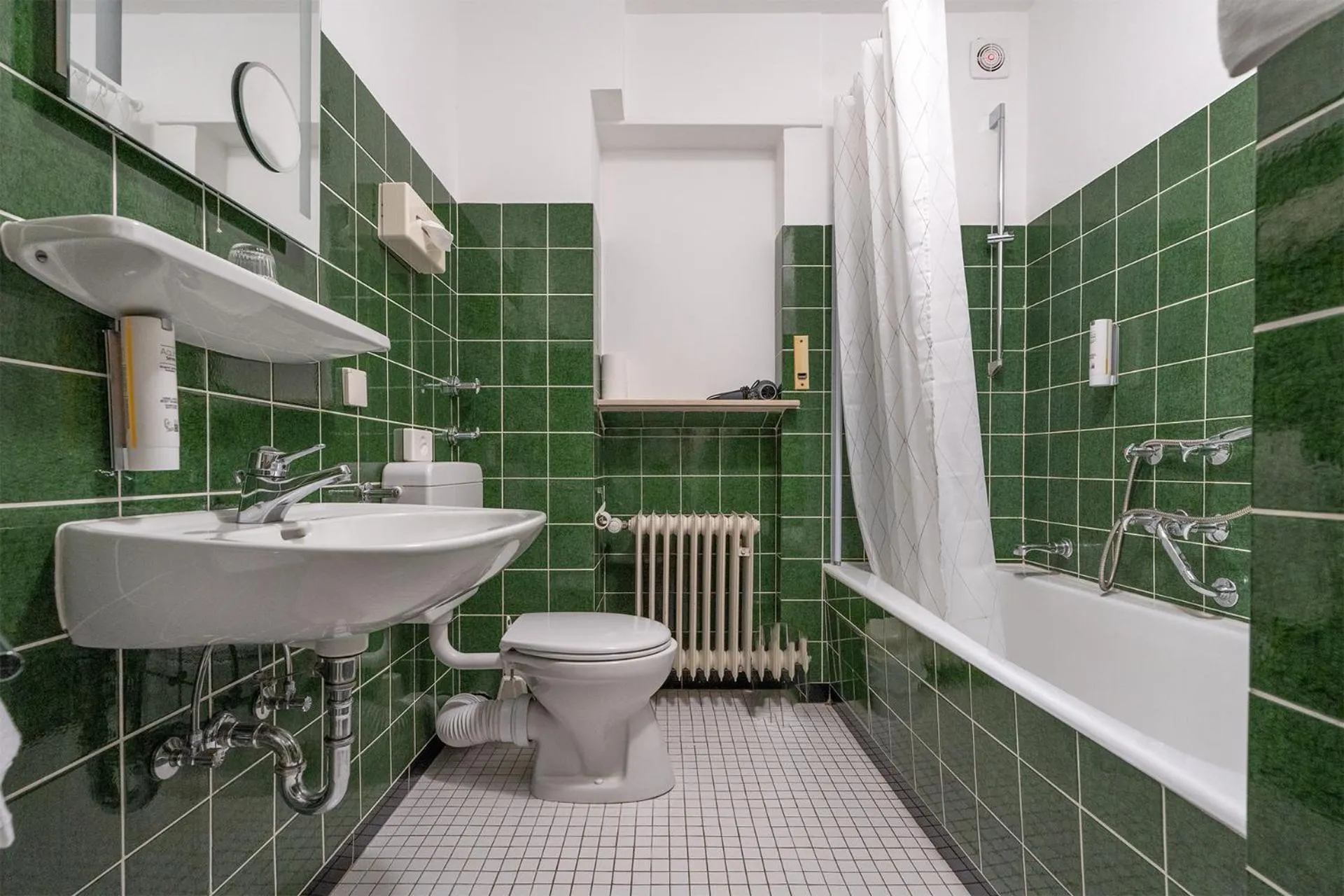 Toilet in Hotel Sonne