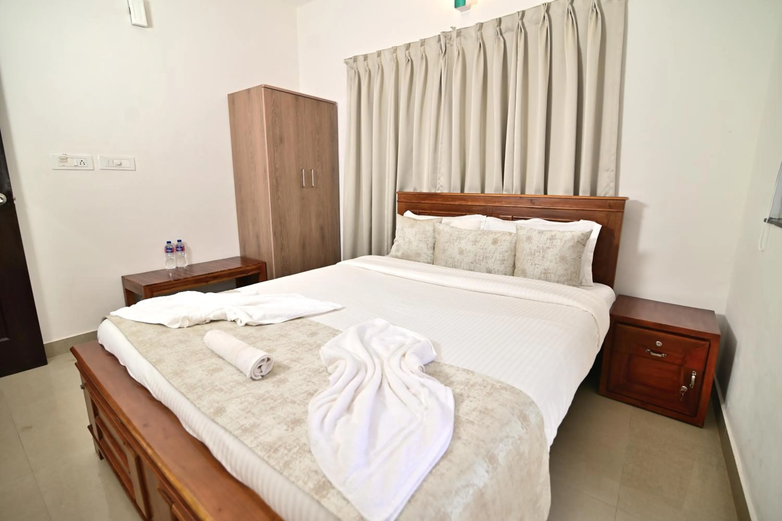 Bed in Q lite Calangute