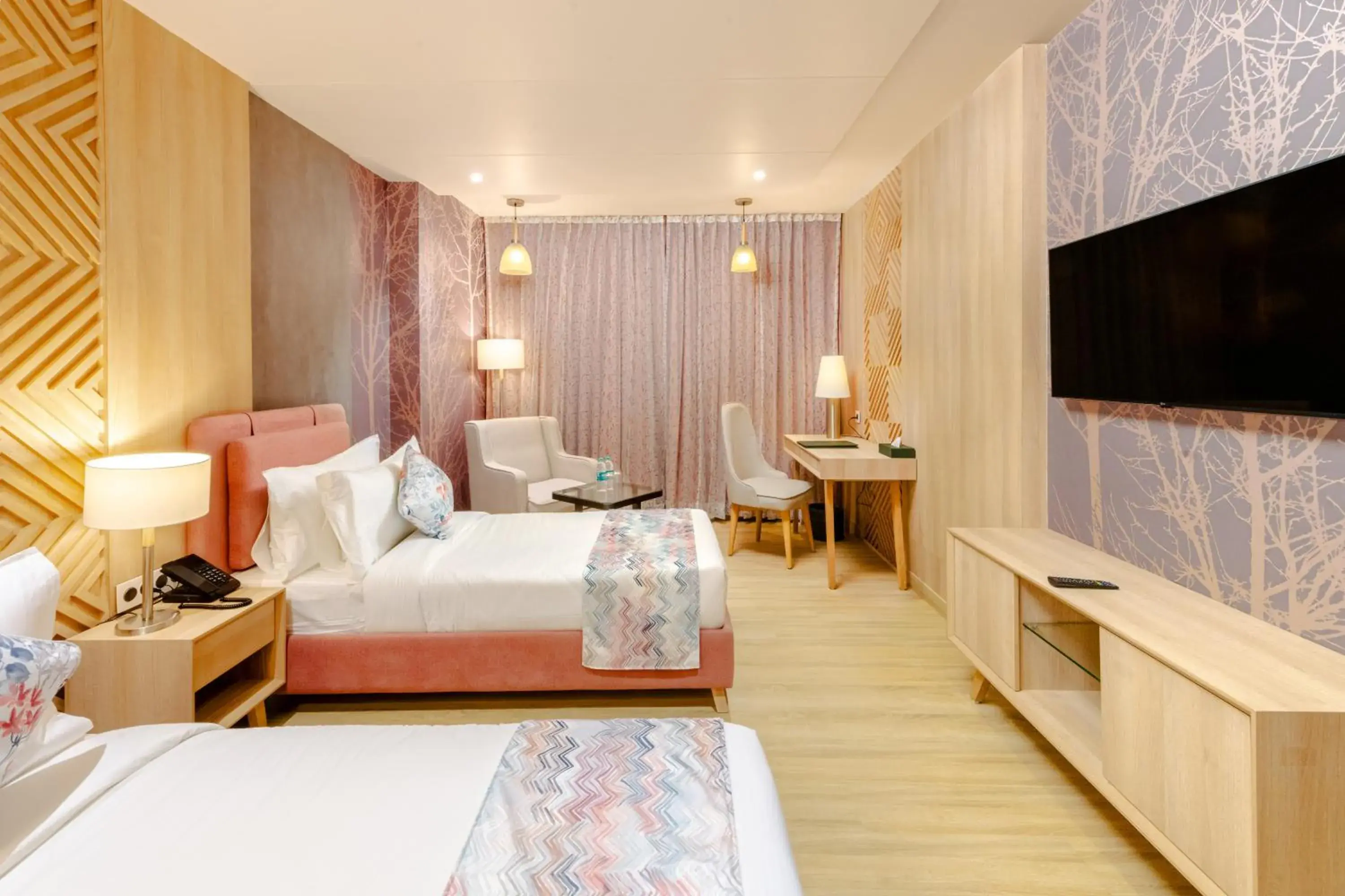 Double or Twin Room - single occupancy in Signature Hotel Double or Twin Room - single occupancy in Signature Hotel