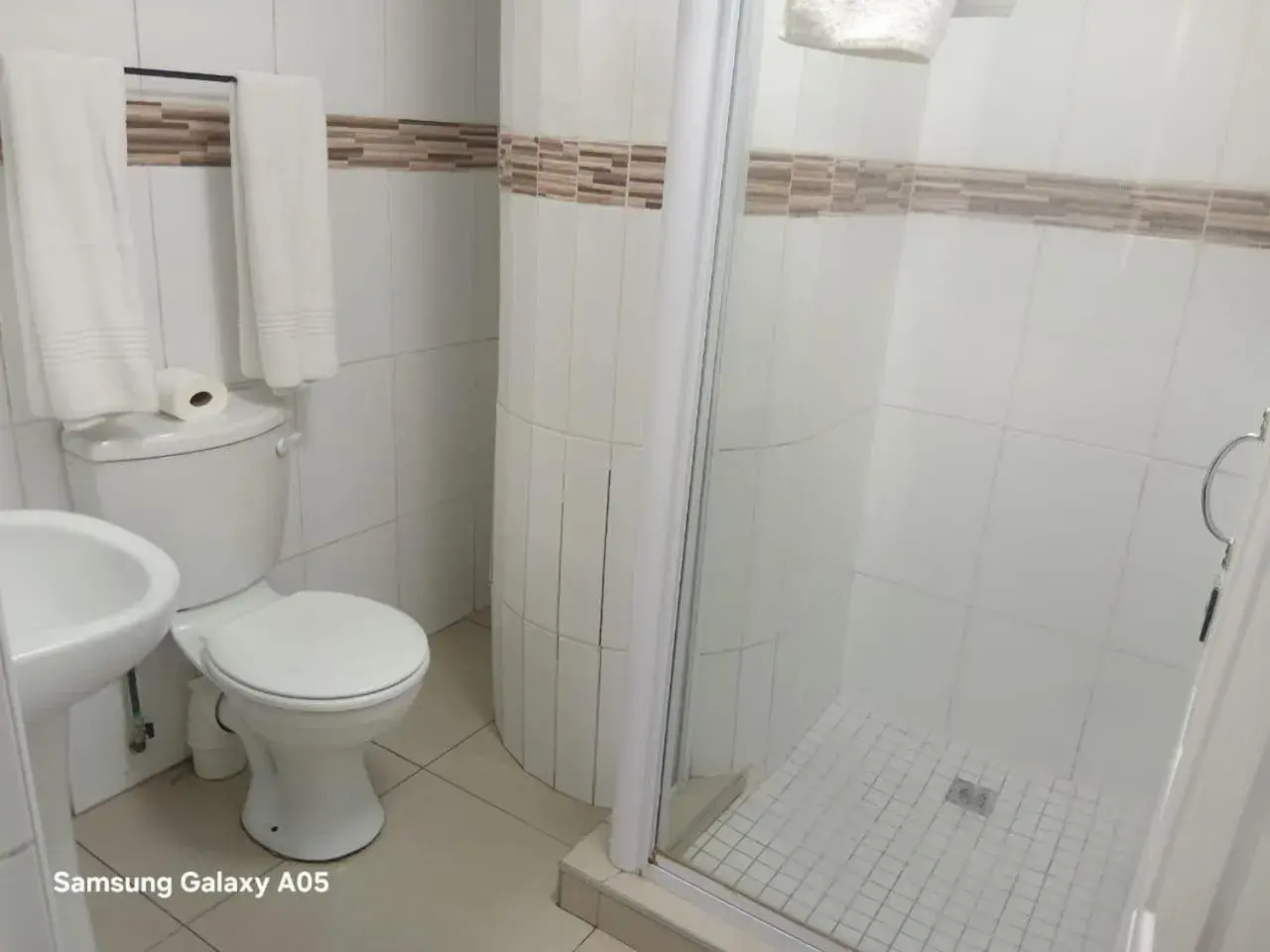 Deluxe Queen Room in Bayside Self Catering and Hotel 14 Monty Naicker Pinestreet Durban Deluxe Queen Room in Bayside Self Catering and Hotel 14 Monty Naicker Pinestreet Durban