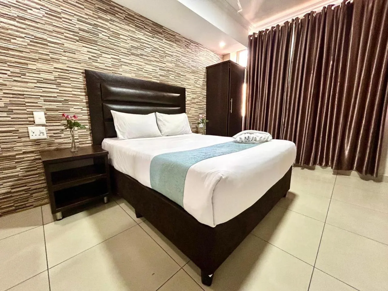 Bed in Bayside Self Catering and Hotel 14 Monty Naicker Pinestreet Durban