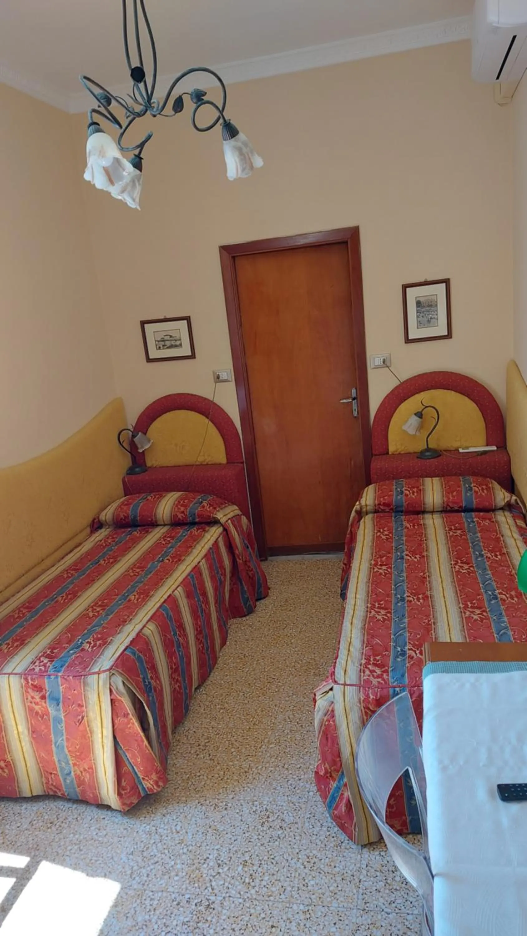 Bed in Albergo Regina
