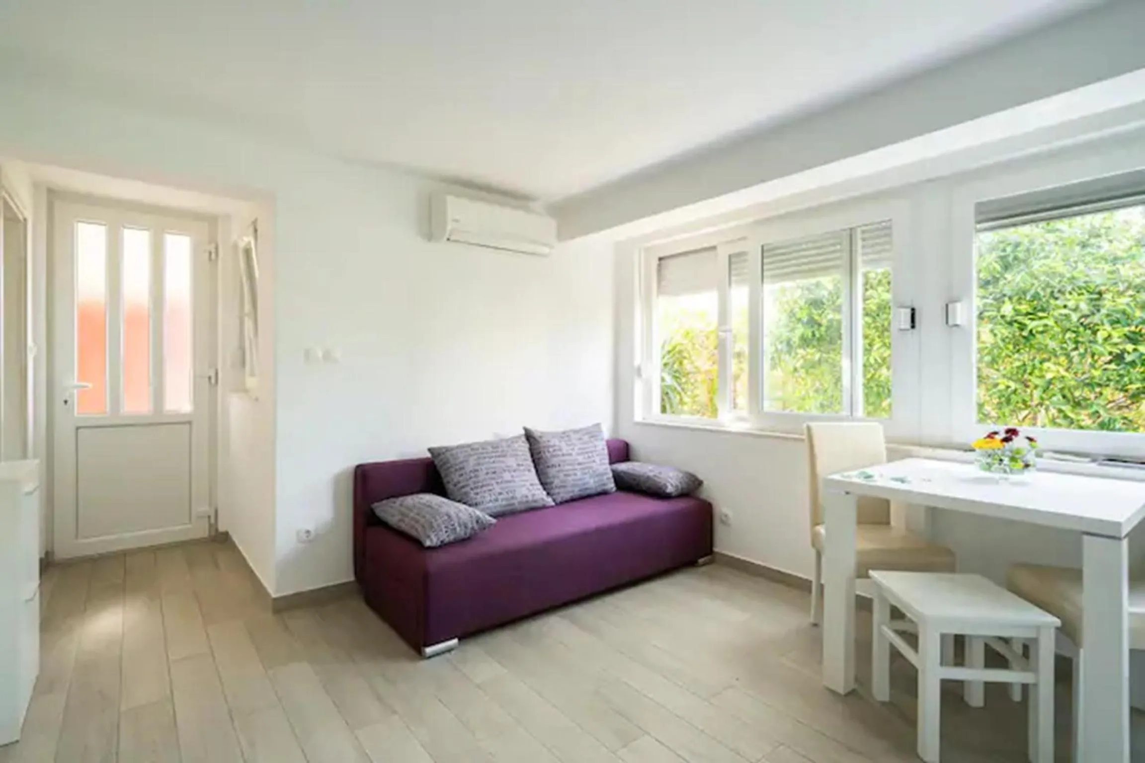 Living room in Studio Apartment Lemon
