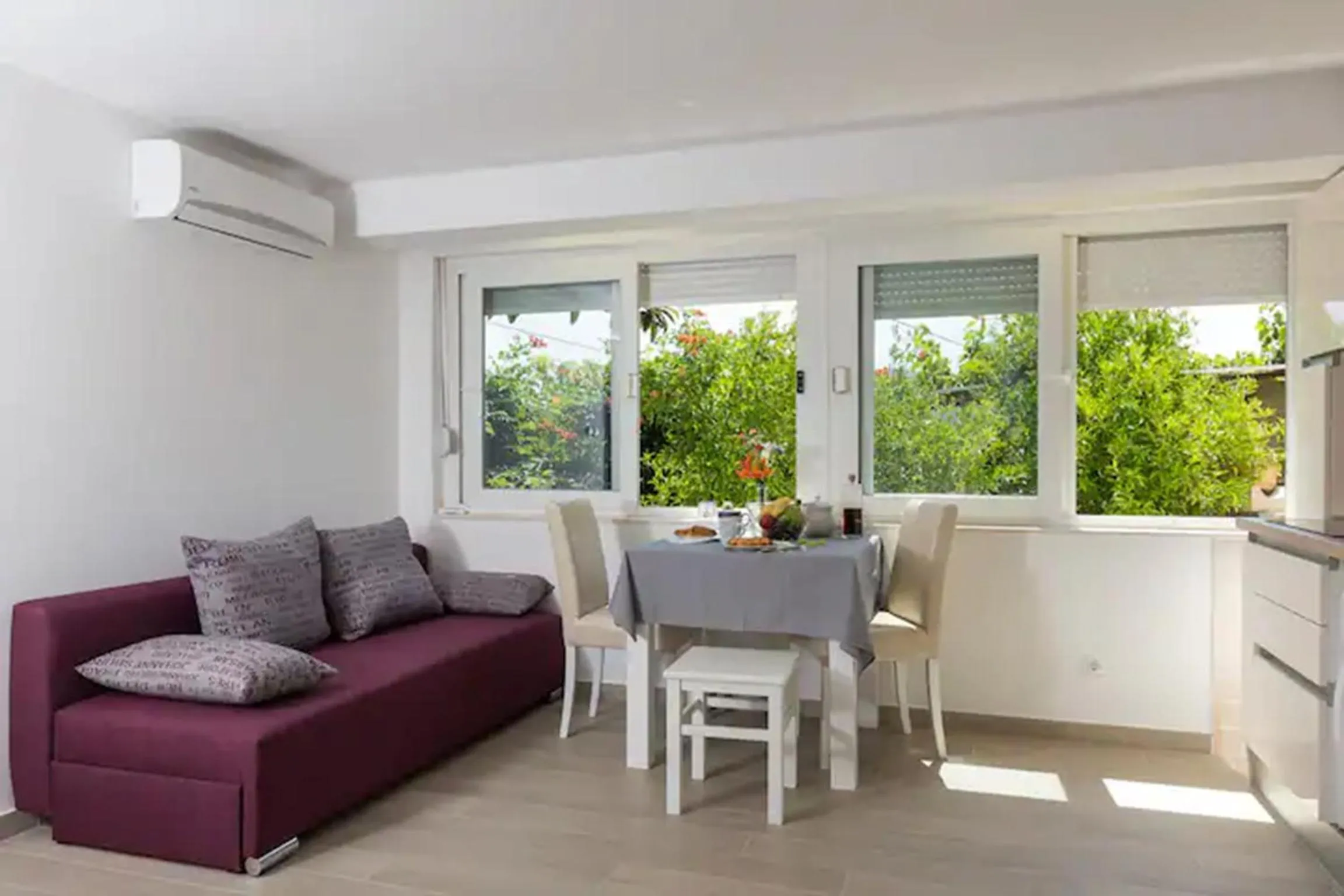 Living room in Studio Apartment Lemon