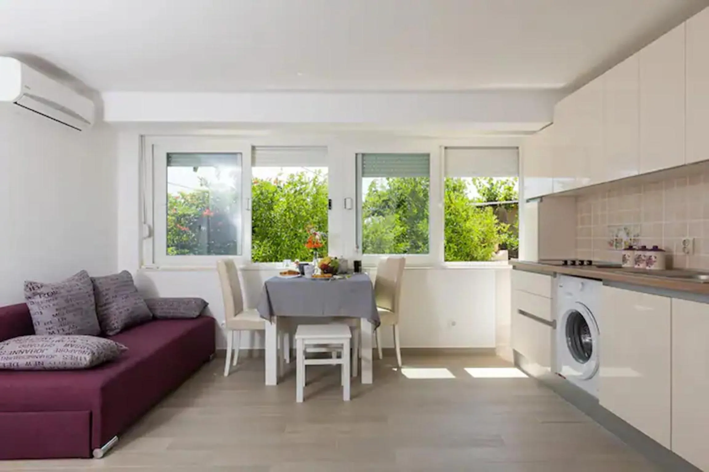 Kitchen or kitchenette in Studio Apartment Lemon