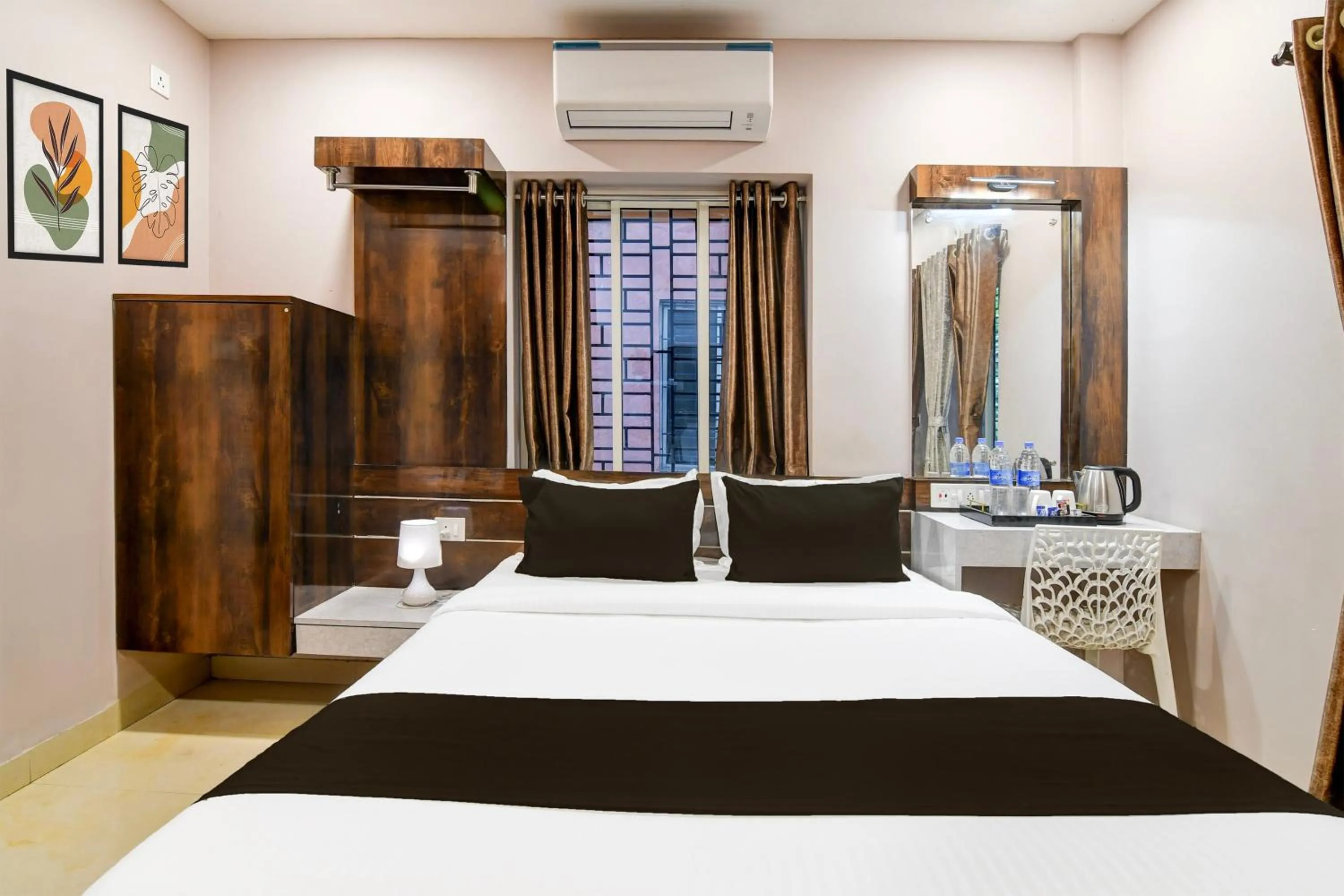 Bedroom, Bed in Super Collection O New Town Near OM Sweets Formerly Shiva Inn