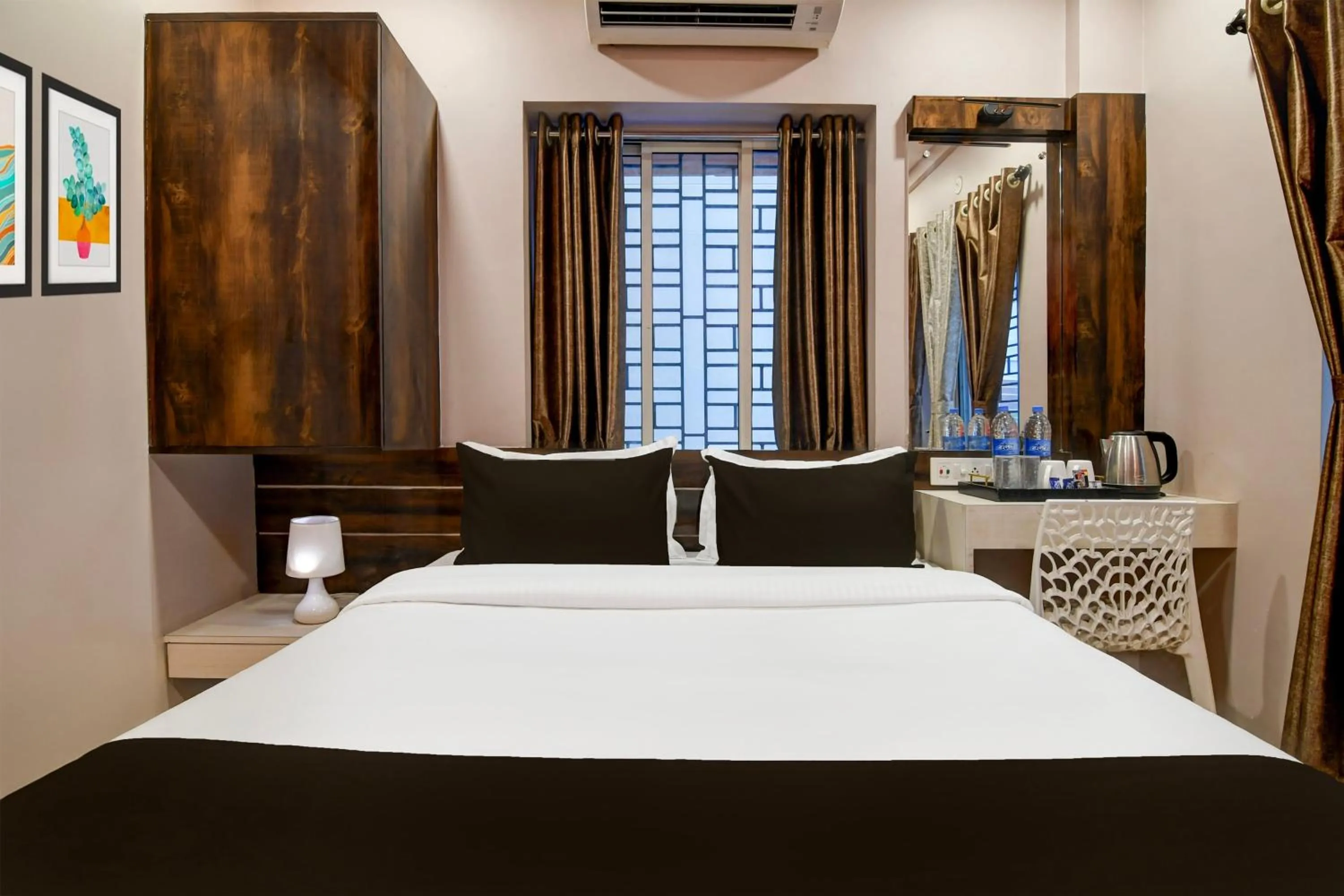 Bedroom, Bed in Super Collection O New Town Near OM Sweets Formerly Shiva Inn