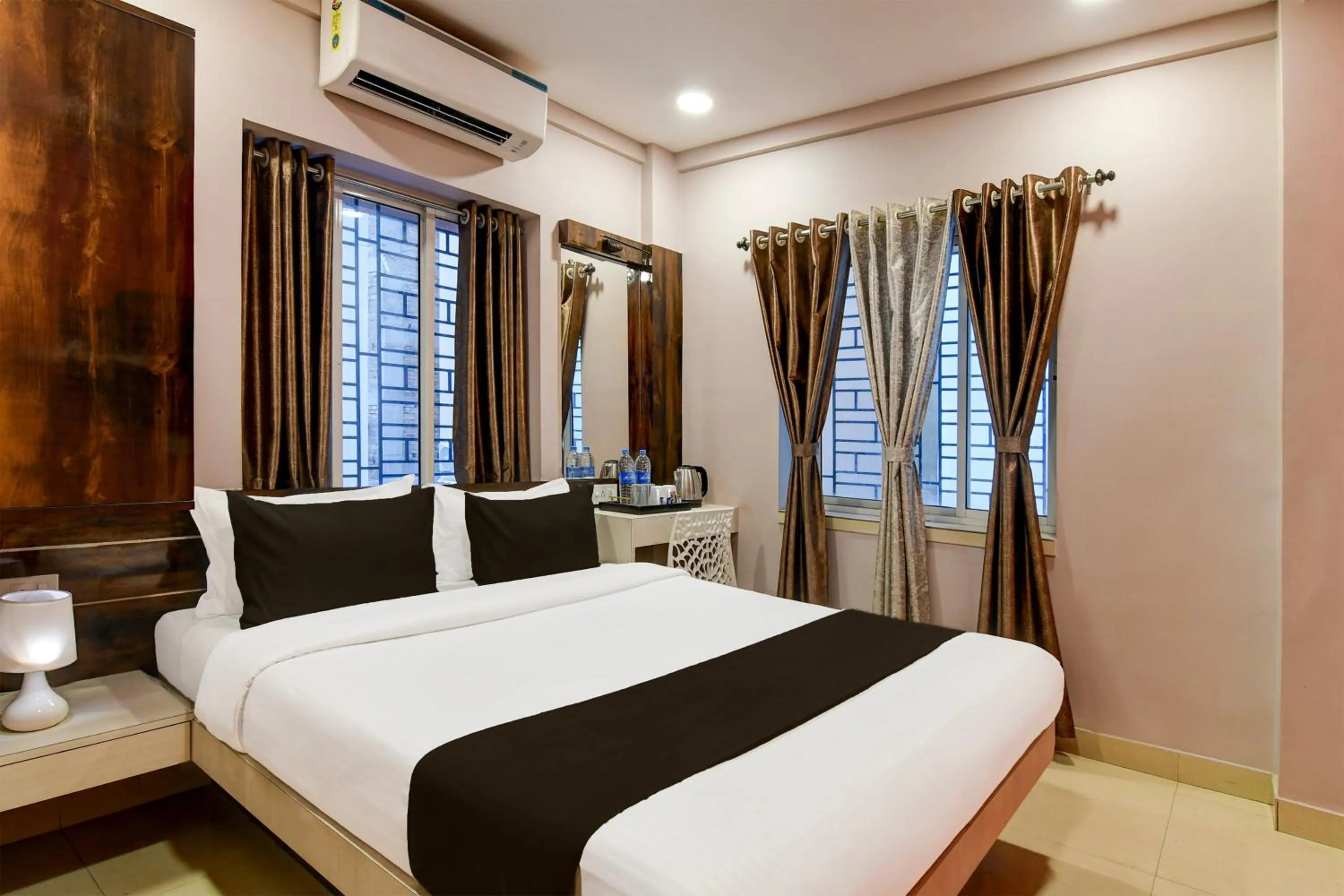 Bedroom, Bed in Super Collection O New Town Near OM Sweets Formerly Shiva Inn