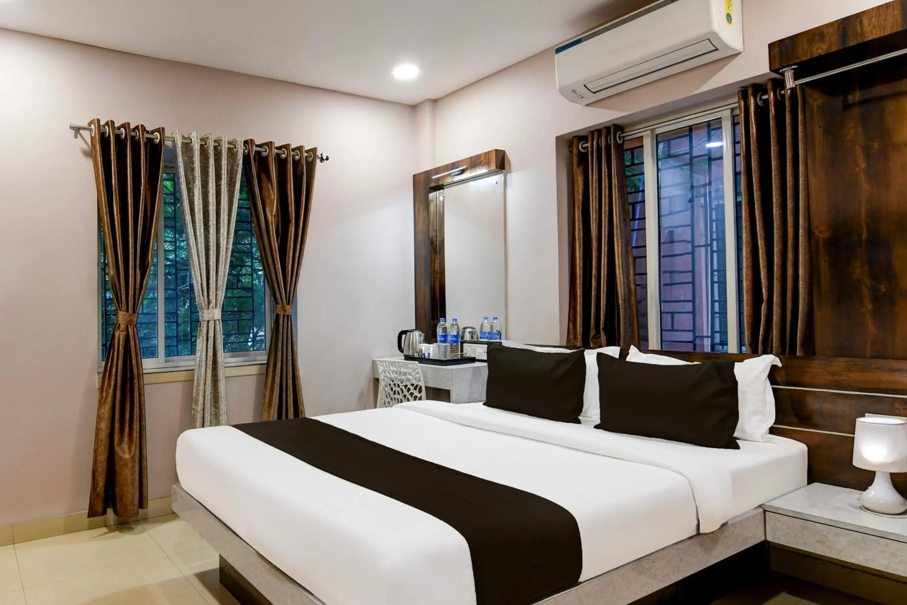 Bedroom, Bed in Super Collection O New Town Near OM Sweets Formerly Shiva Inn