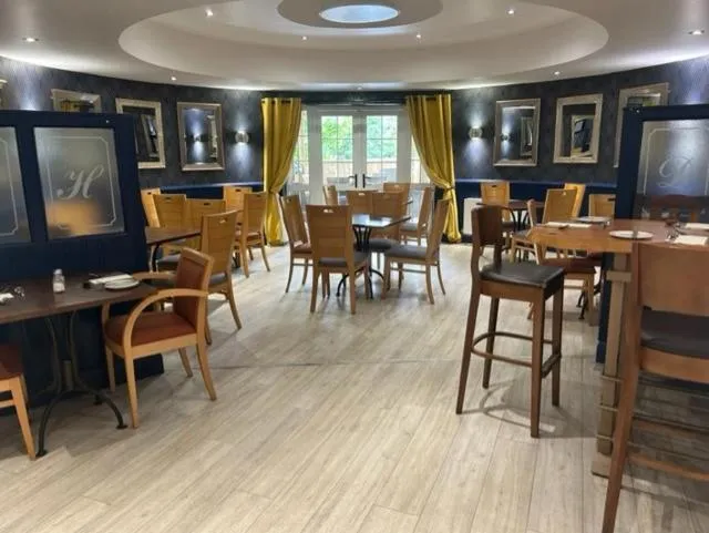 Lounge or bar in Drummond Hotel