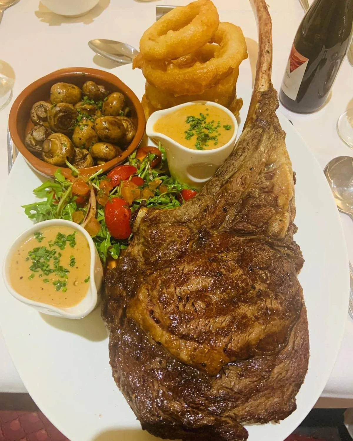 Restaurant/places to eat in Drummond Hotel