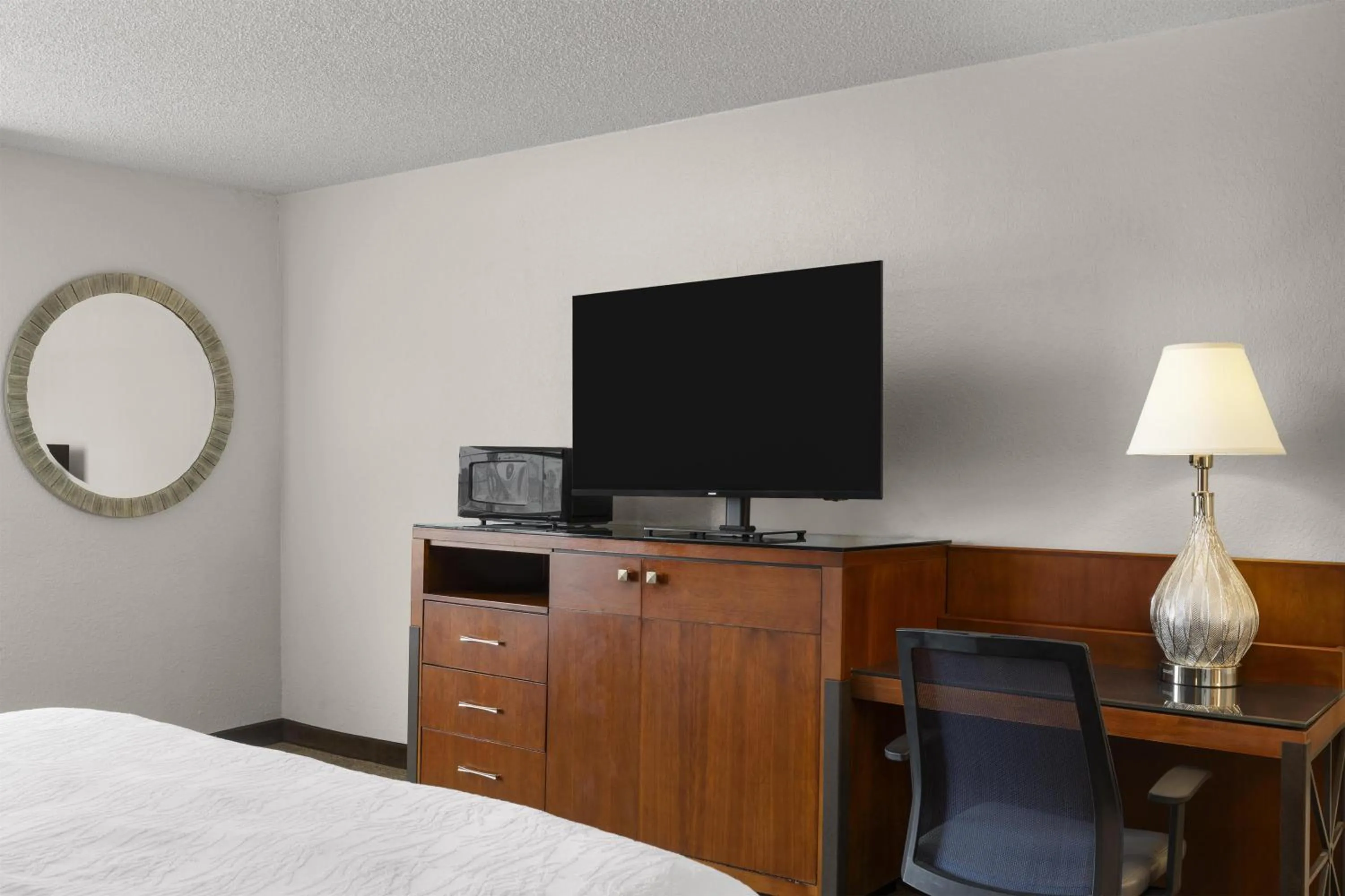 Bedroom, Bed in Harbor Town Inn, BW Signature Collection