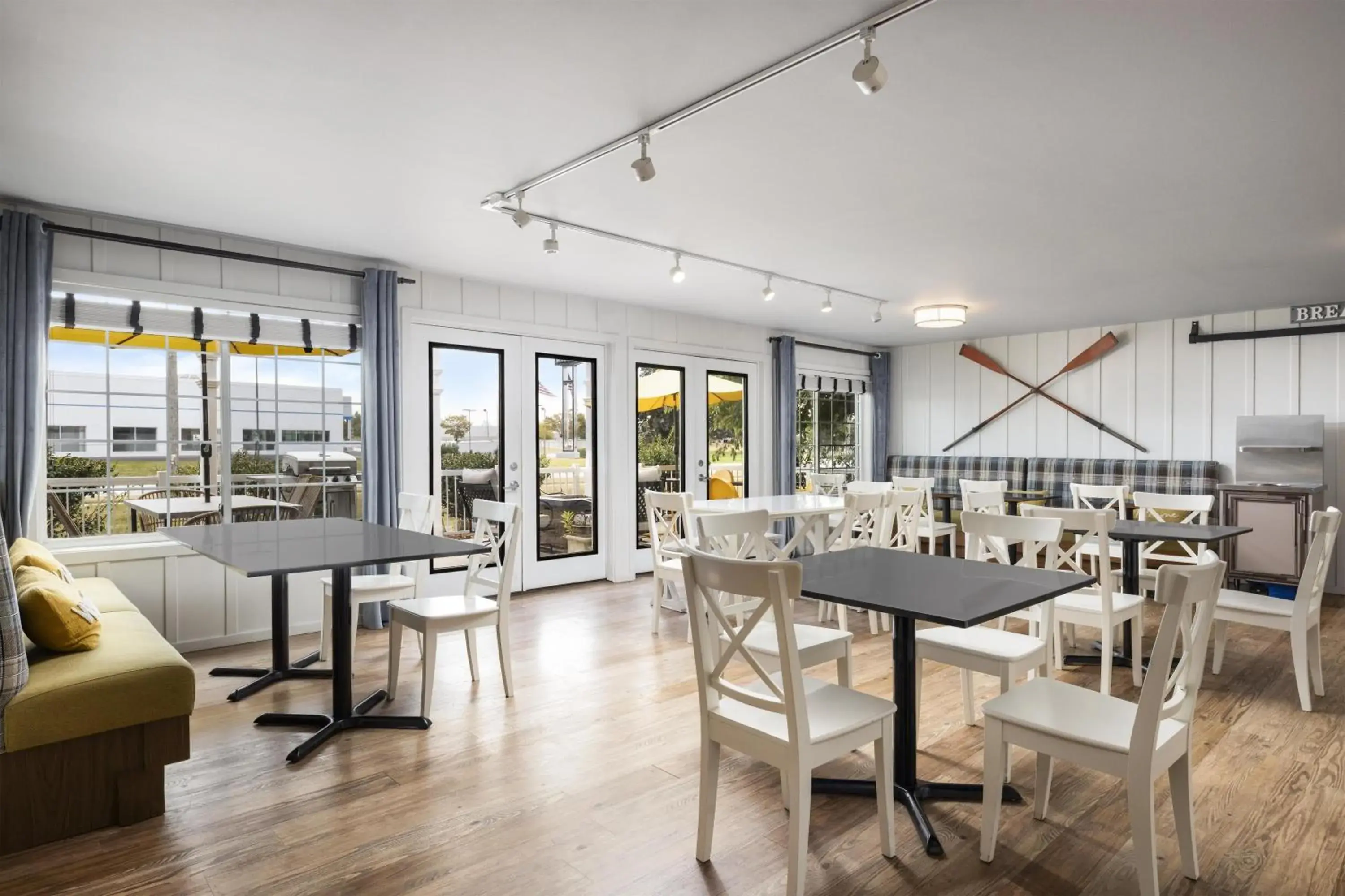 Restaurant/places to eat in Harbor Town Inn, BW Signature Collection Restaurant/places to eat in Harbor Town Inn, BW Signature Collection