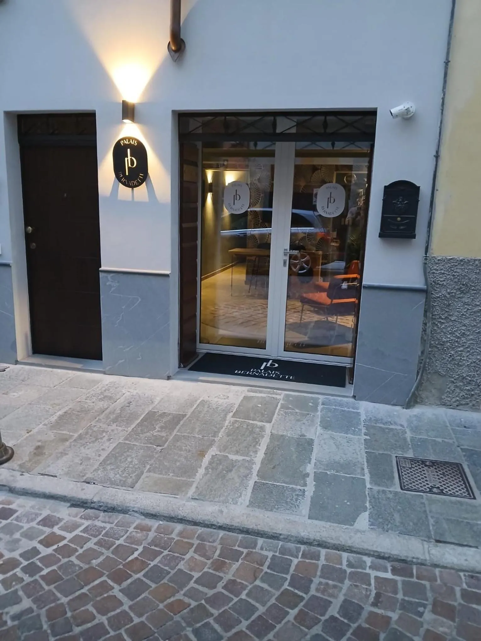 Property building in Palais Bernadette