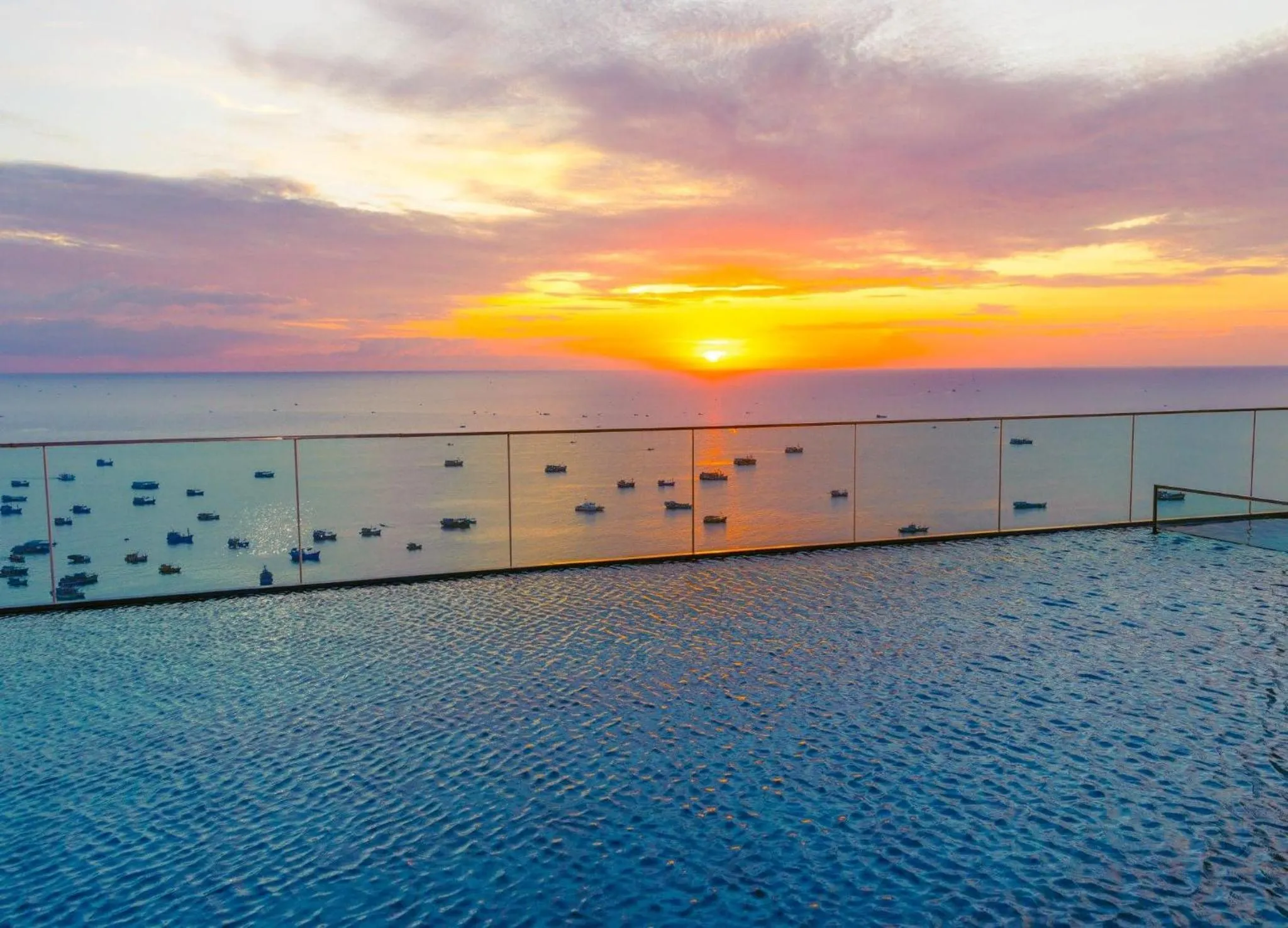 Swimming pool in We Young Apartments by HOFs - Fireworks & Ocean view