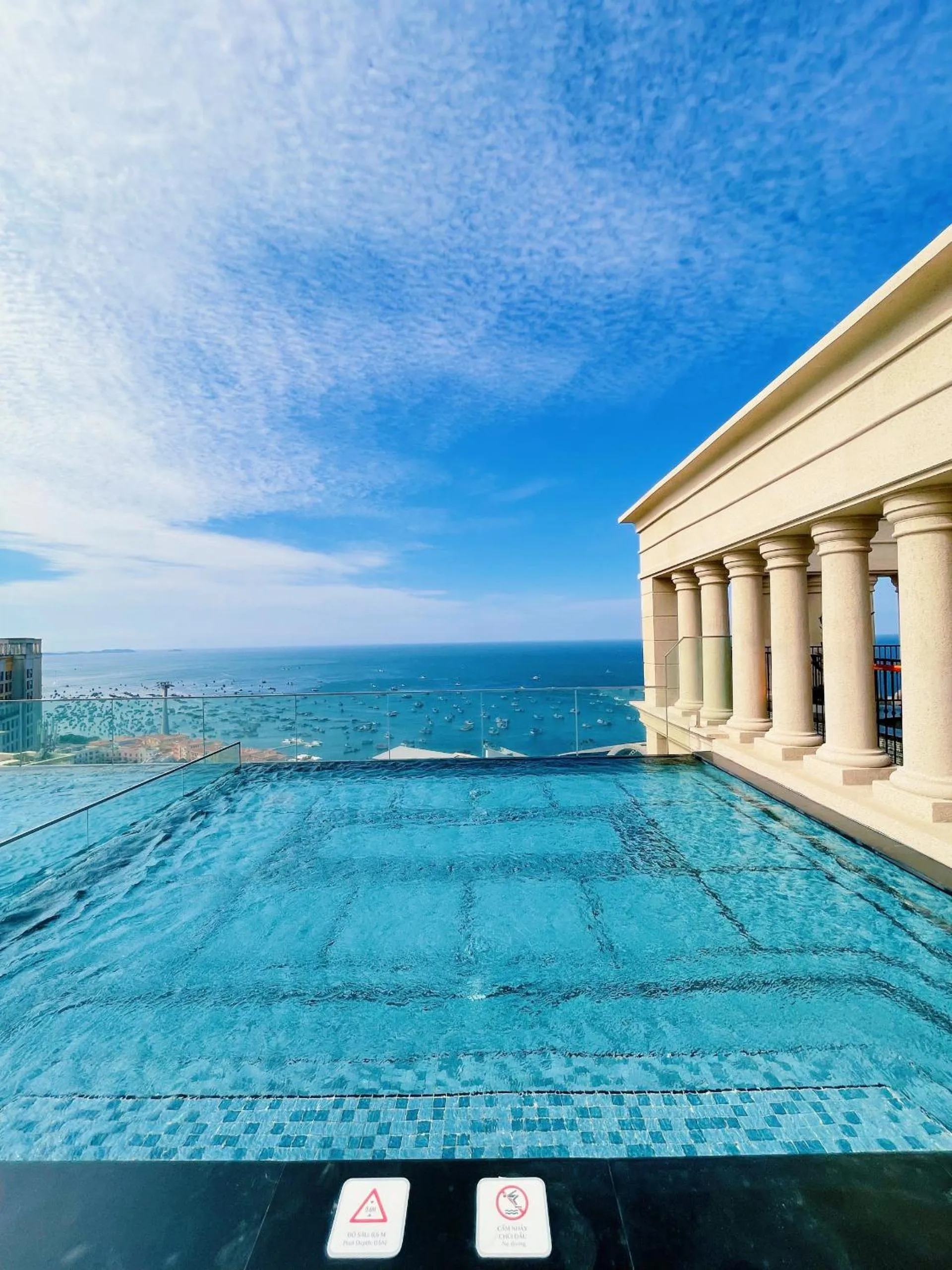 Swimming pool in We Young Apartments by HOFs - Fireworks & Ocean view