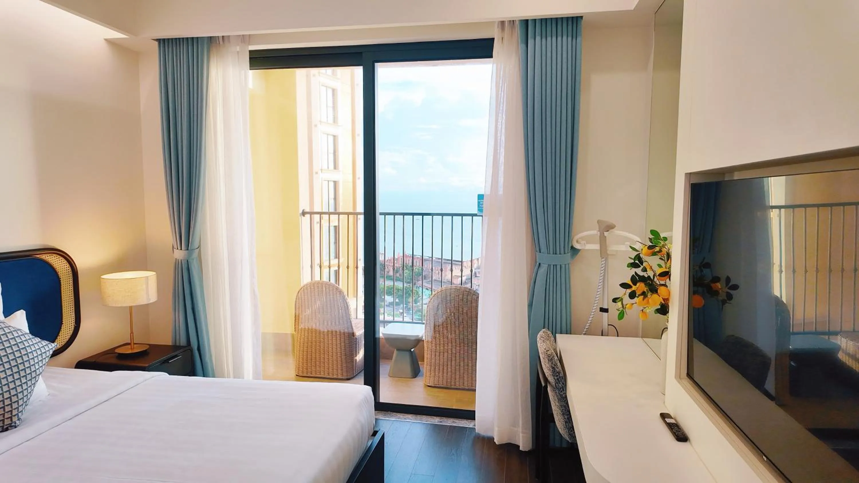 Balcony/Terrace, Bed in We Young Apartments by HOFs - Fireworks & Ocean view