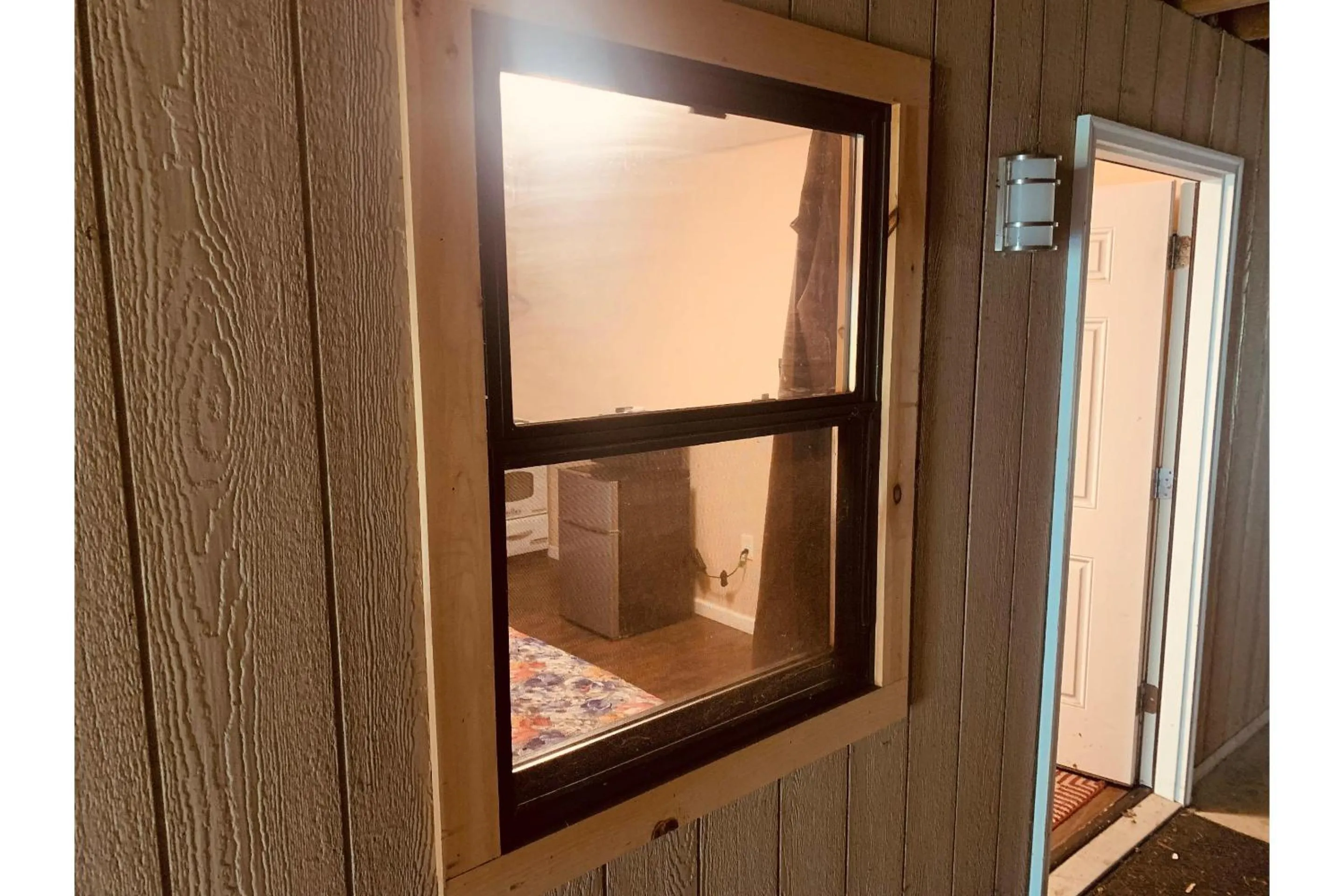 Bedroom in Werry's Cottages and Pub By OYO East Stroudsborg - Weekly Stays