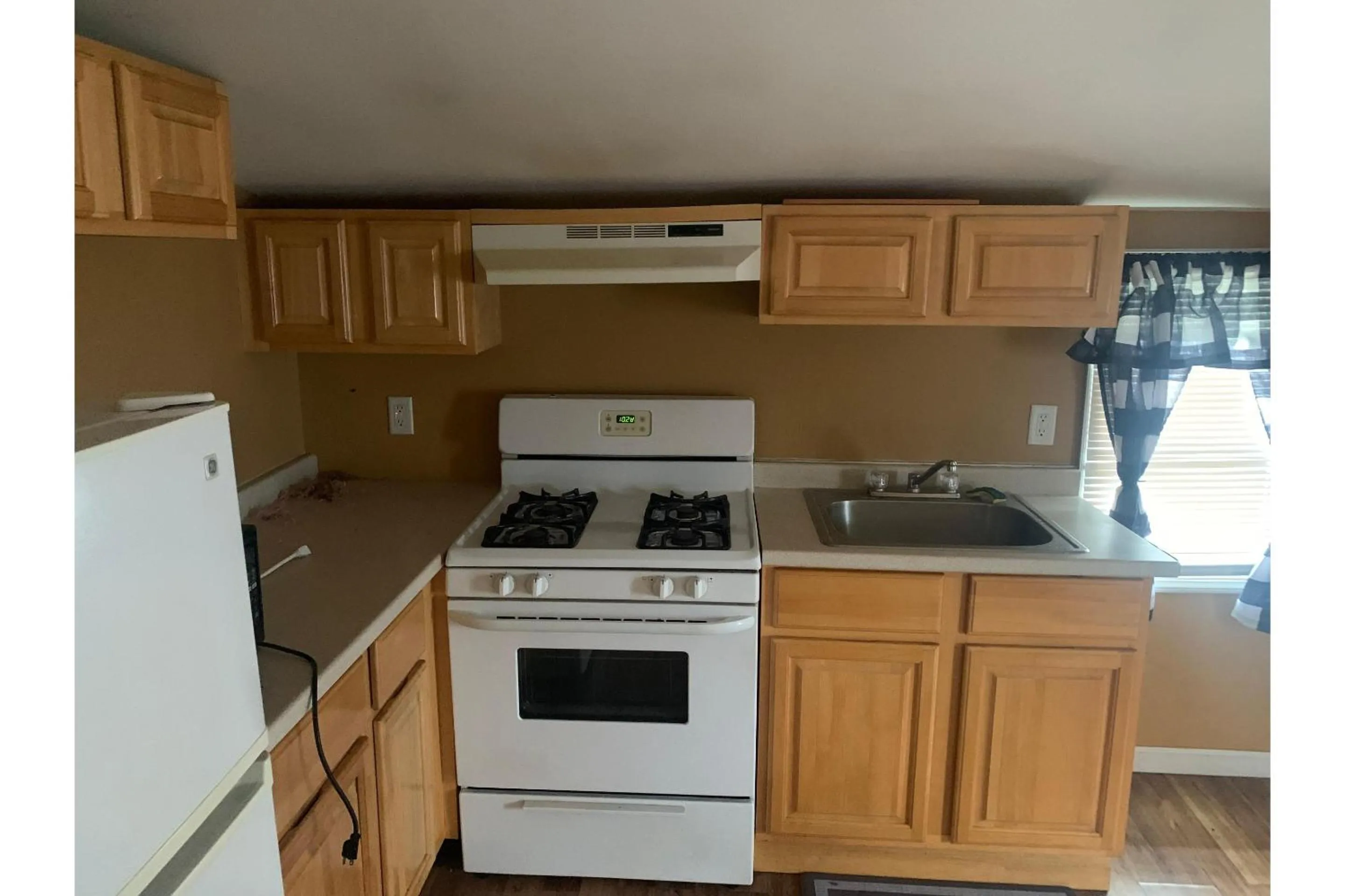 Bedroom in Werry's Cottages and Pub By OYO East Stroudsborg - Weekly Stays