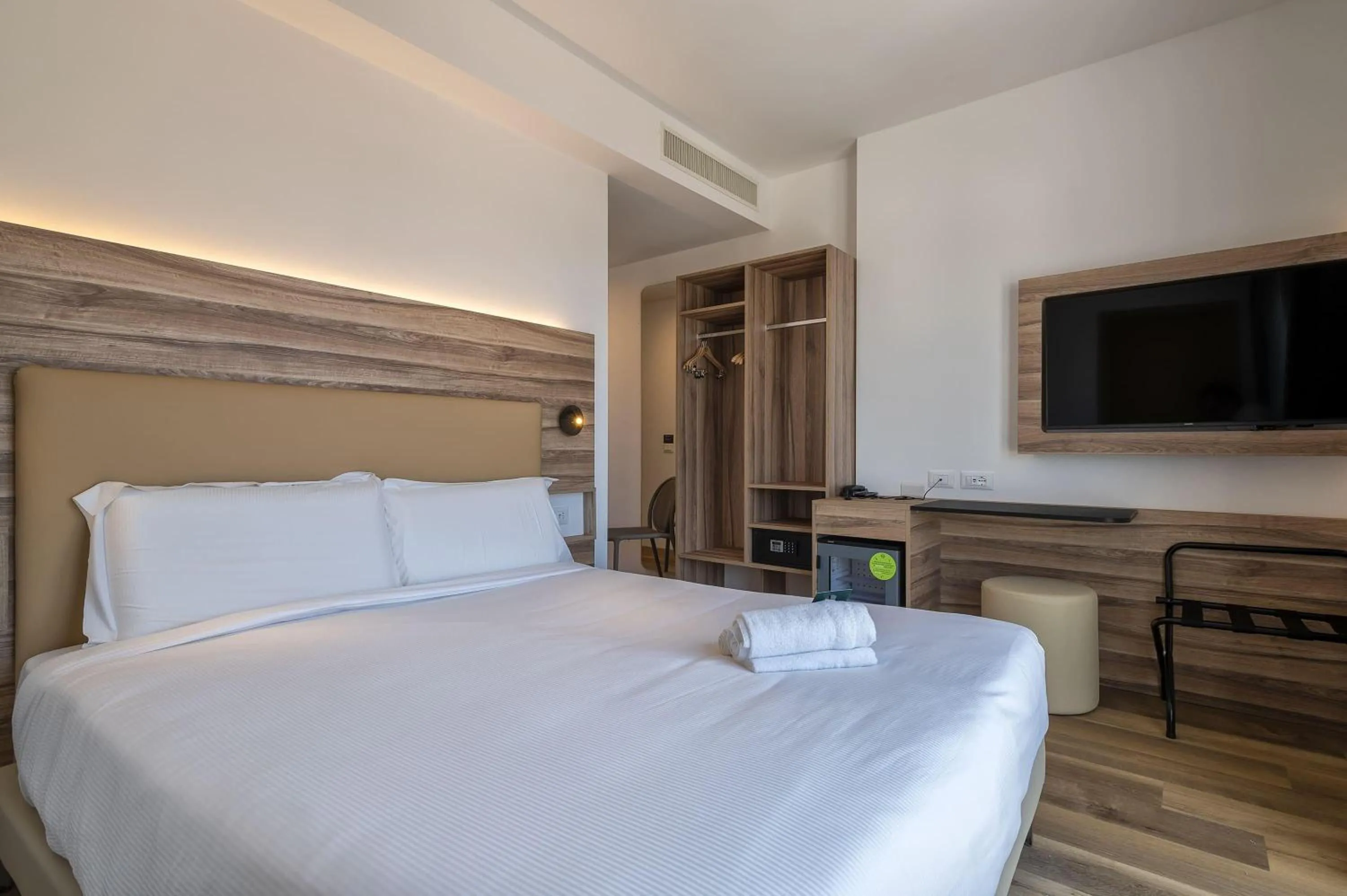 Photo of the whole room, Bed in B&B HOTEL Sassari