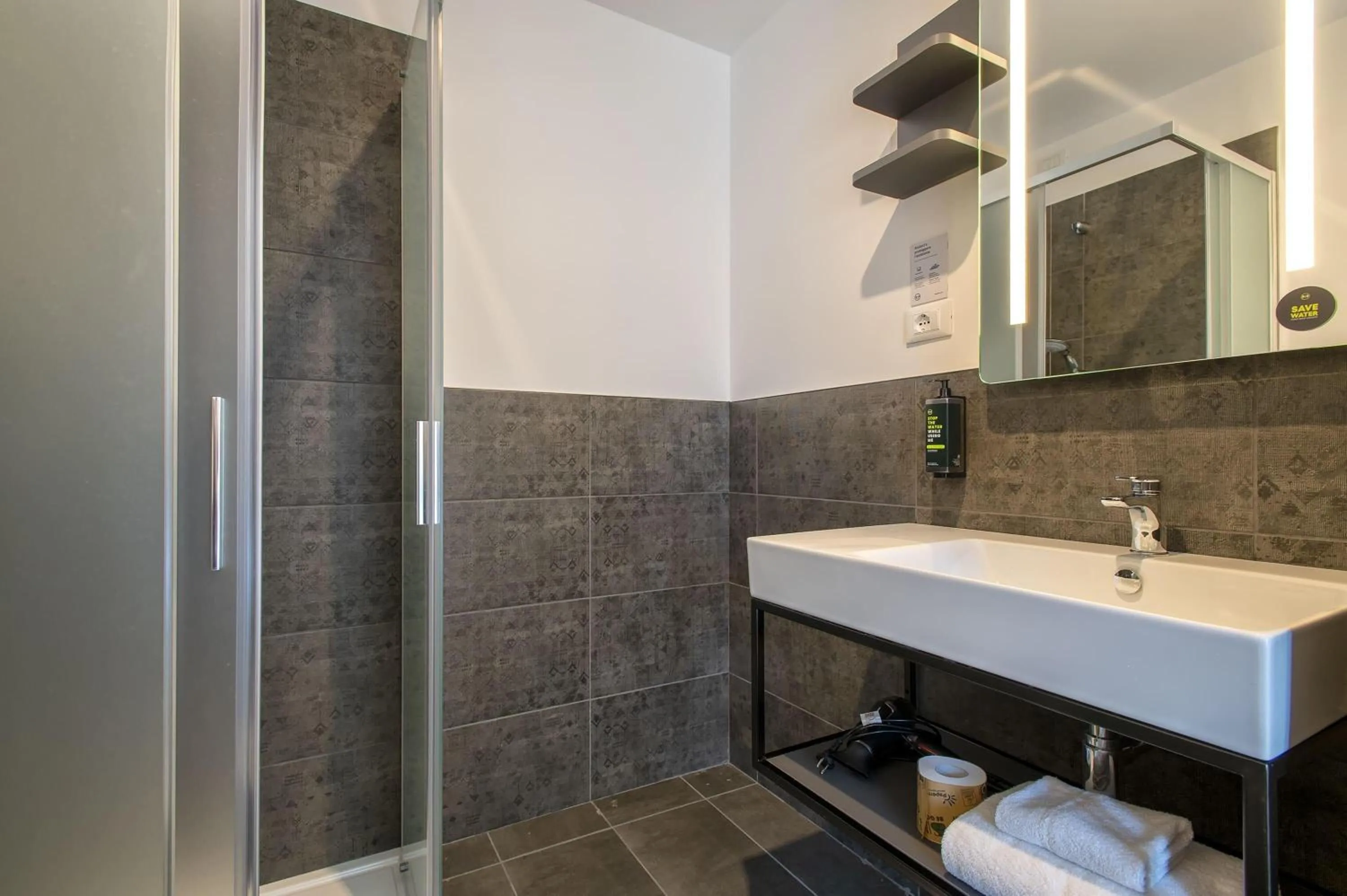 Photo of the whole room in B&B HOTEL Sassari