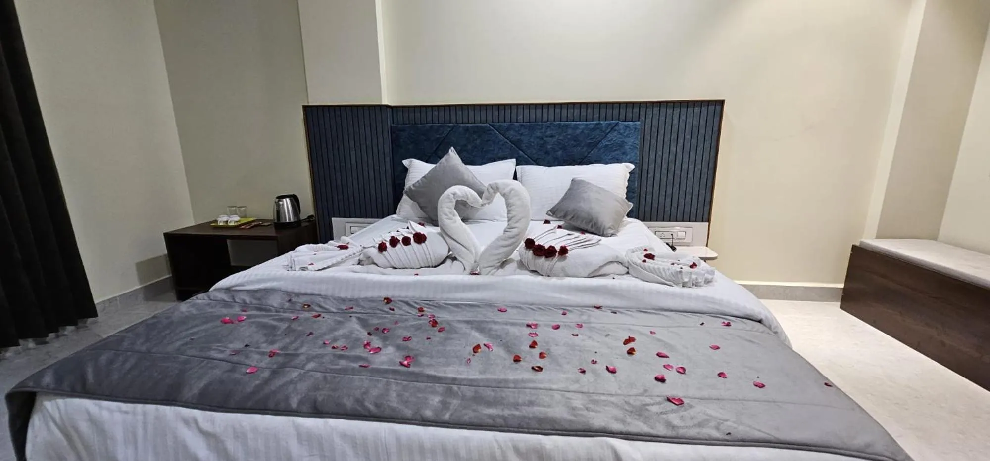 Bed in Jai Raja's Tower