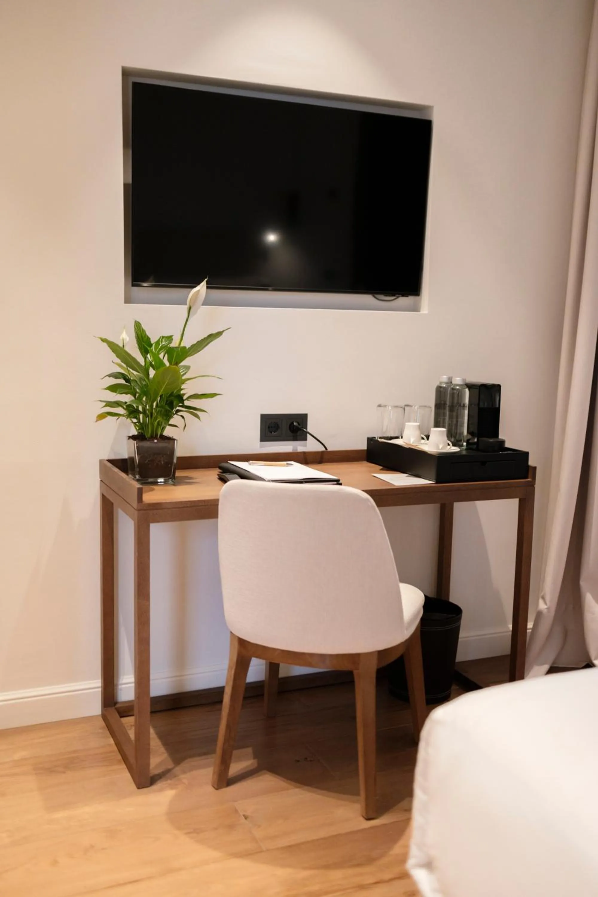 TV and multimedia, Bed in Hotel Boutique Sidonia