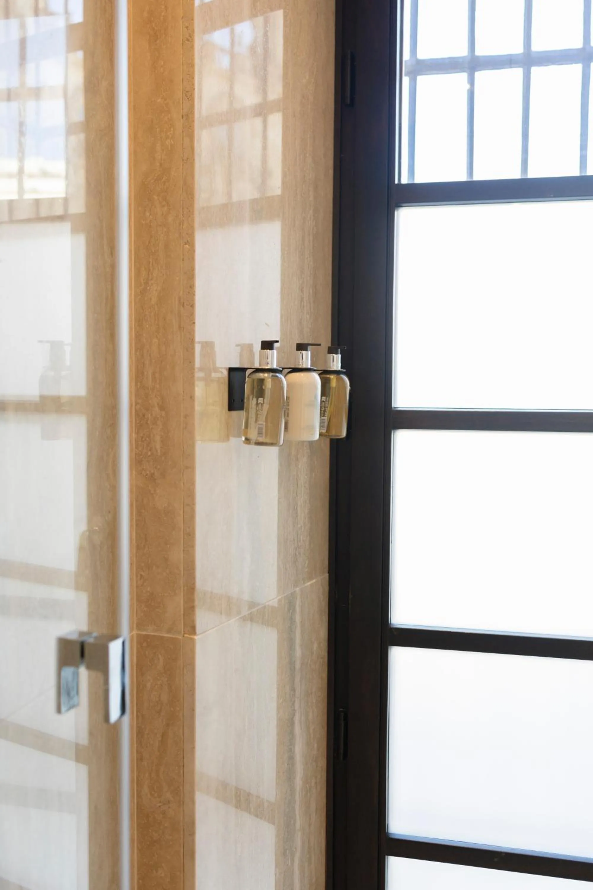 Shower in Hotel Boutique Sidonia