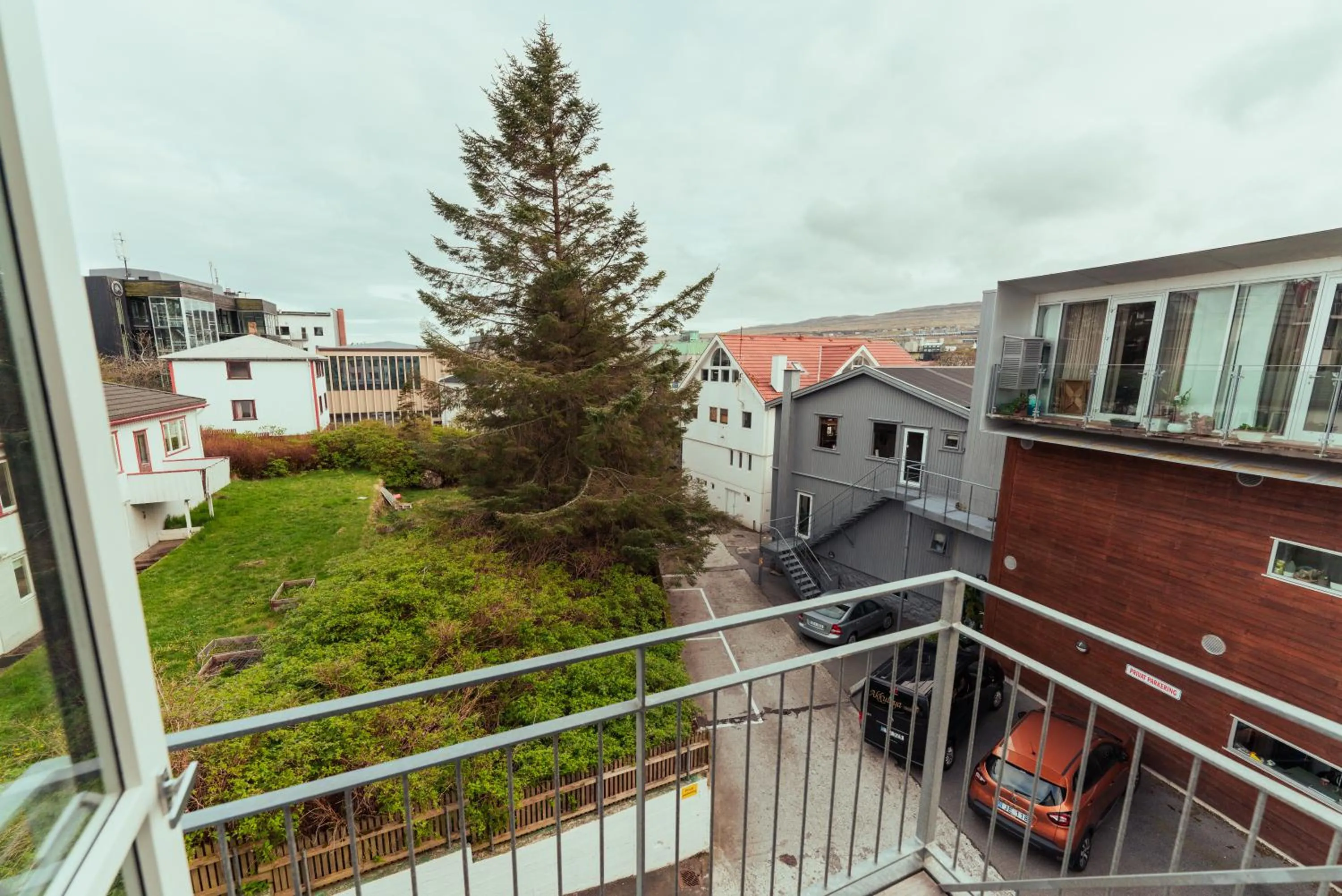Day in Charming Central Tórshavn Retreat - 2BR Apartment