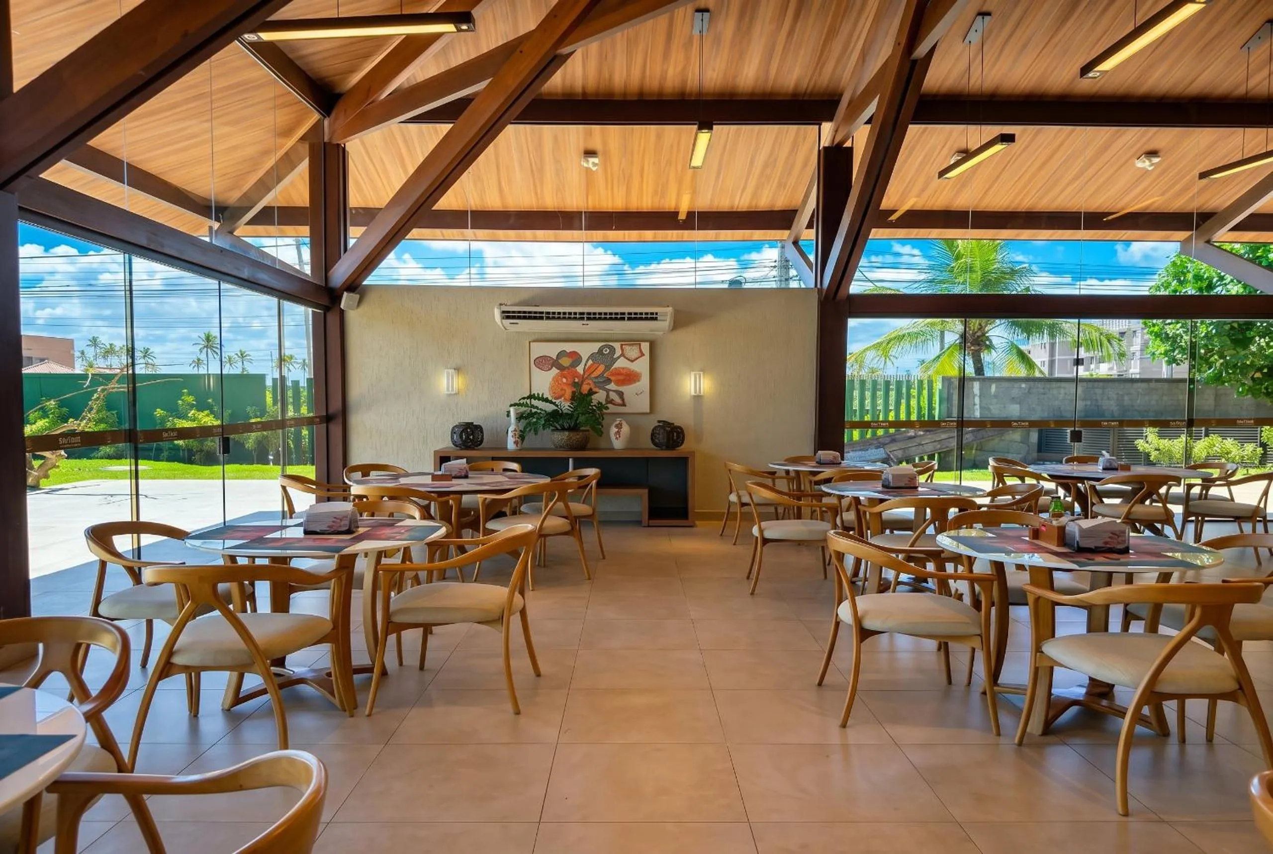 Restaurant/places to eat in Malawi Beach Resort - Flat SKY