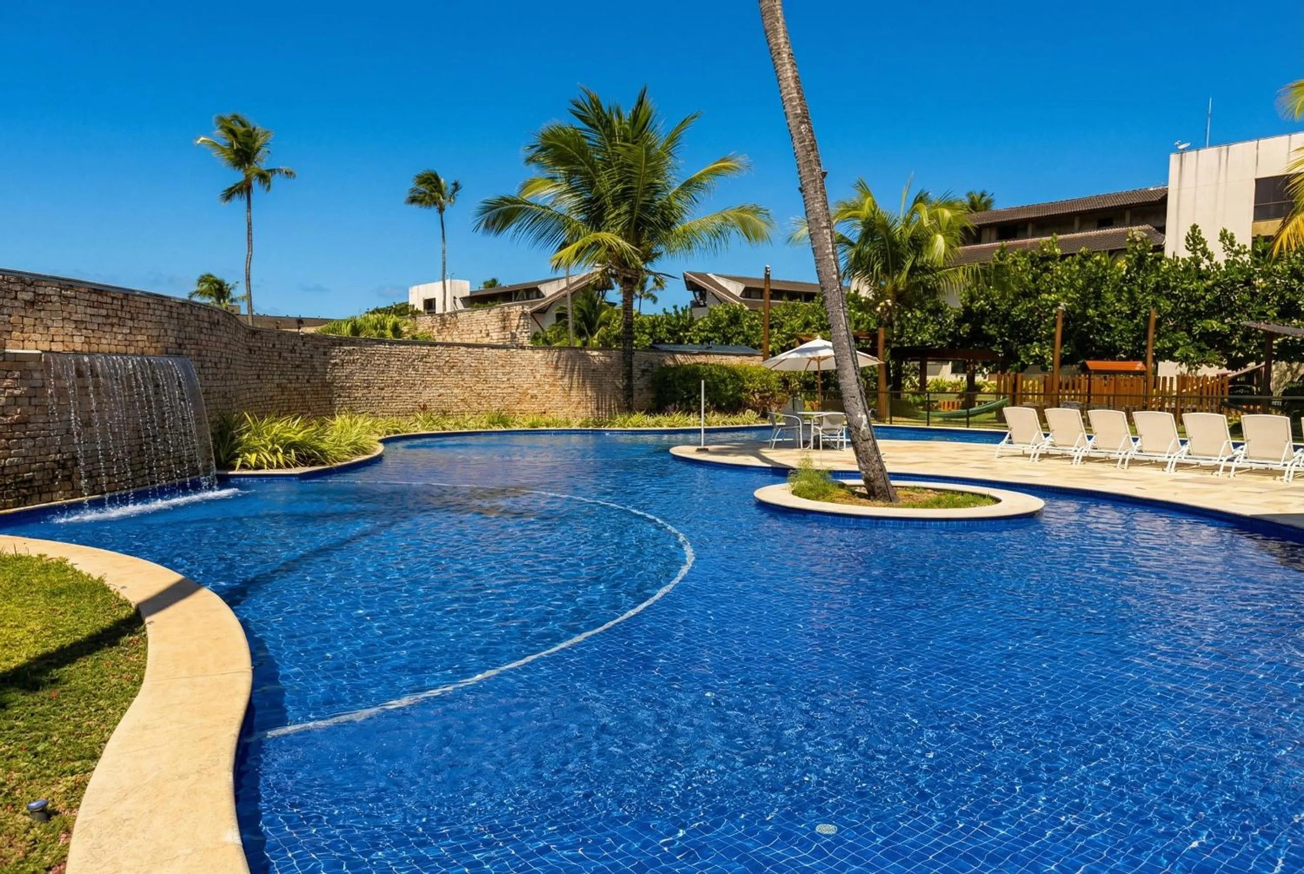 Swimming pool in Malawi Beach Resort - Flat SKY