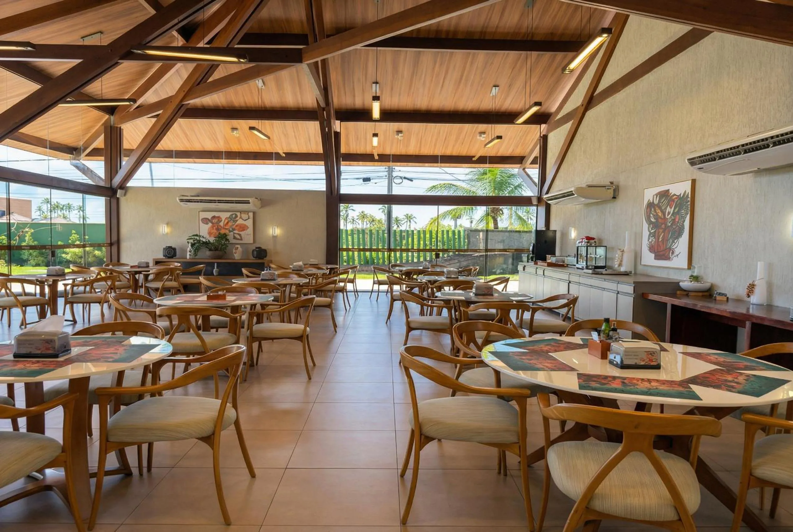 Restaurant/places to eat in Malawi Beach Resort - Flat SKY