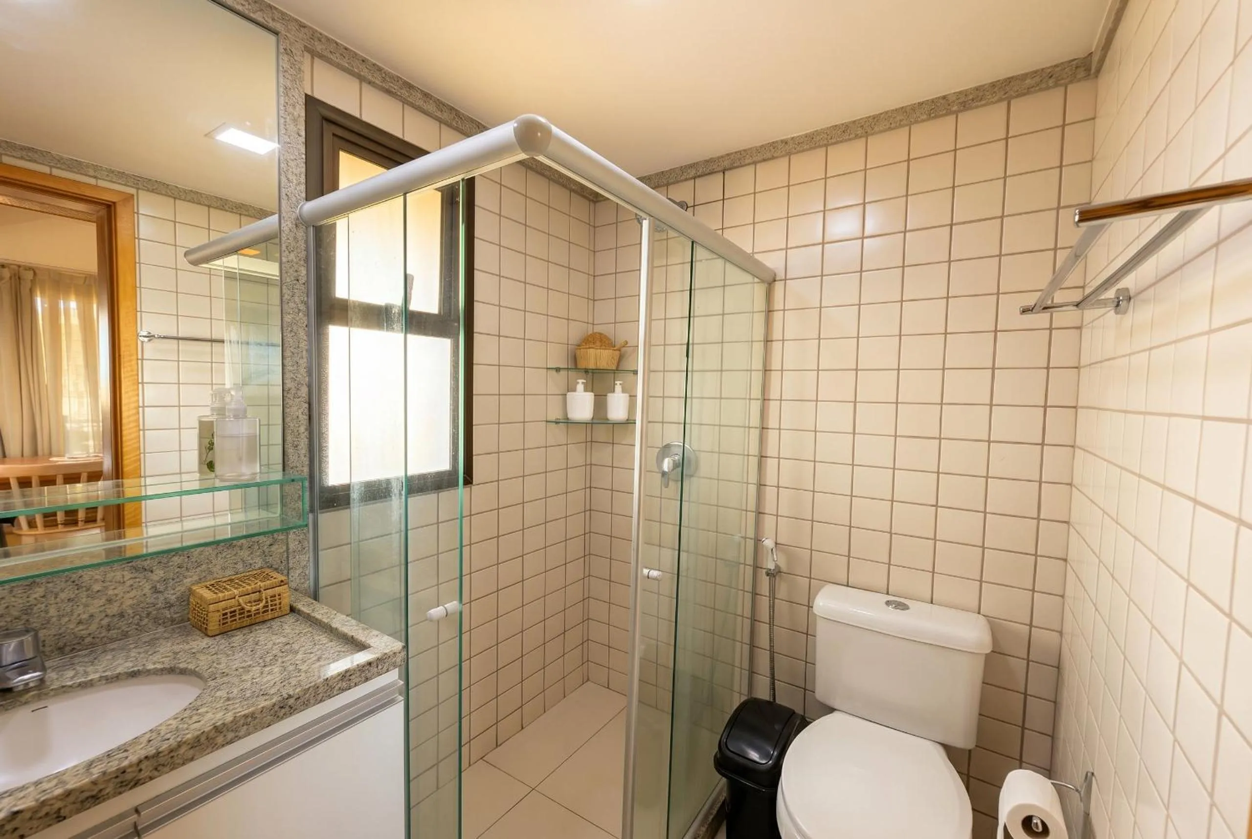 Toilet in Malawi Beach Resort - Flat SKY