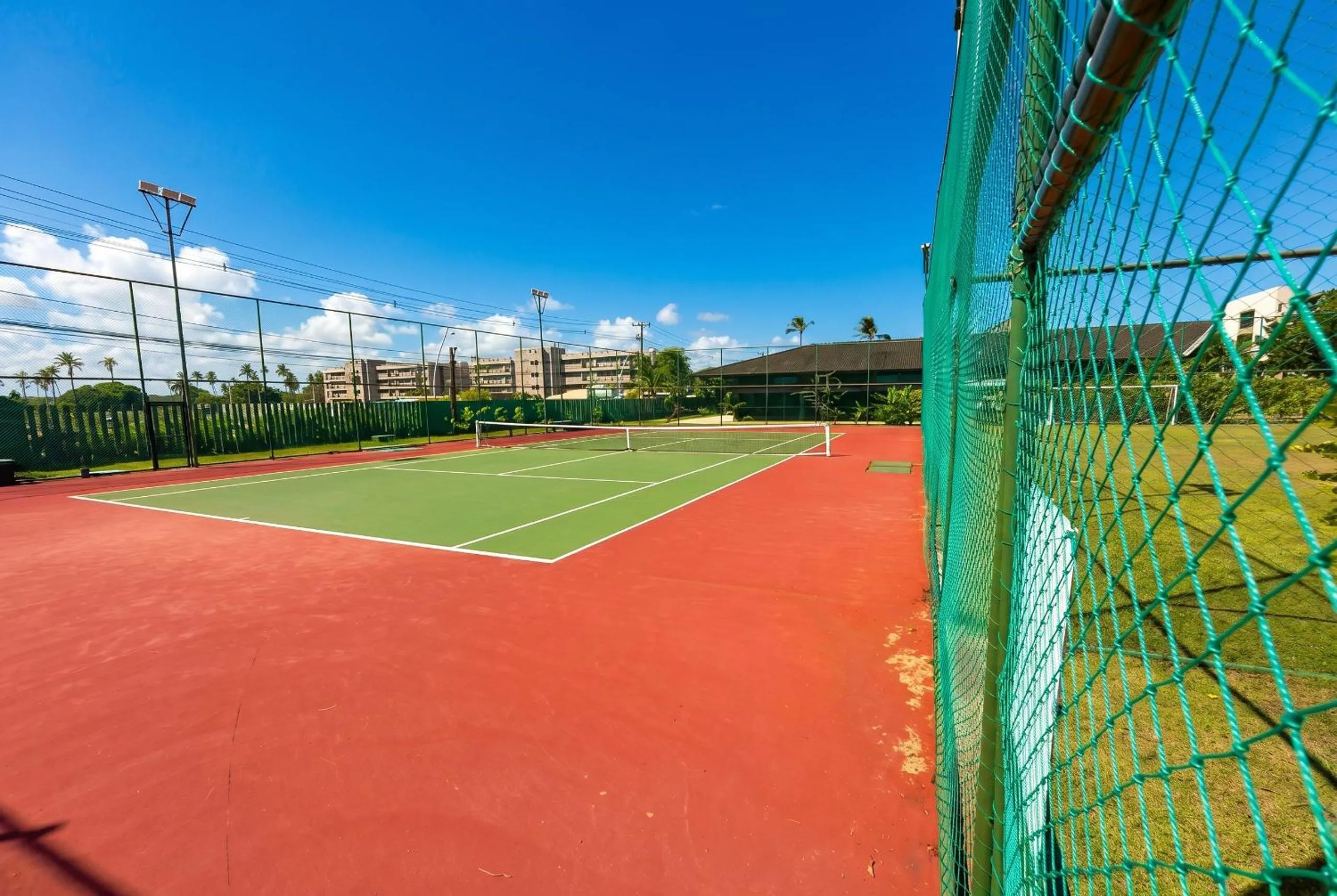 Tennis court in Malawi Beach Resort - Flat SKY