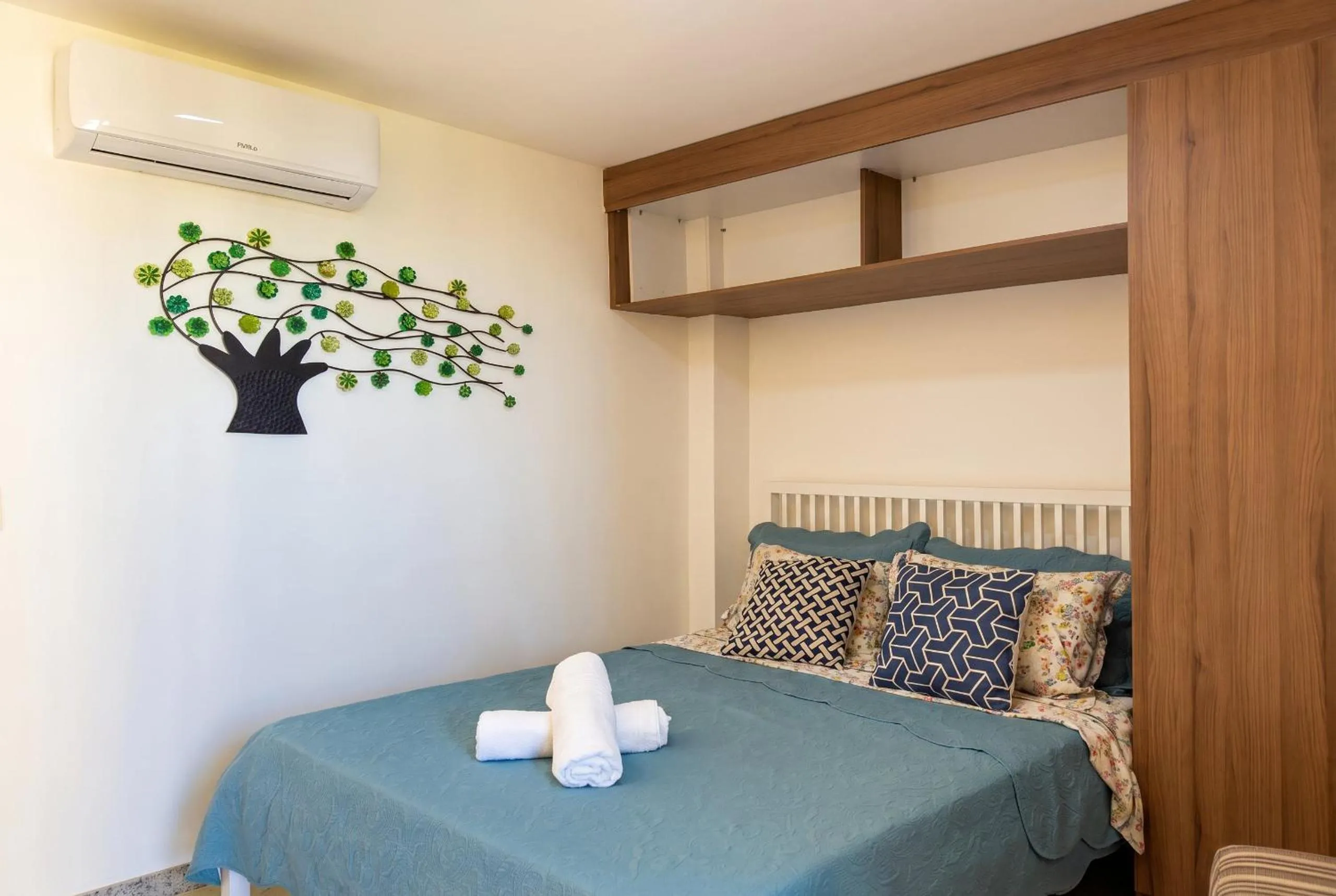 Bedroom, Bed in Malawi Beach Resort - Flat SKY