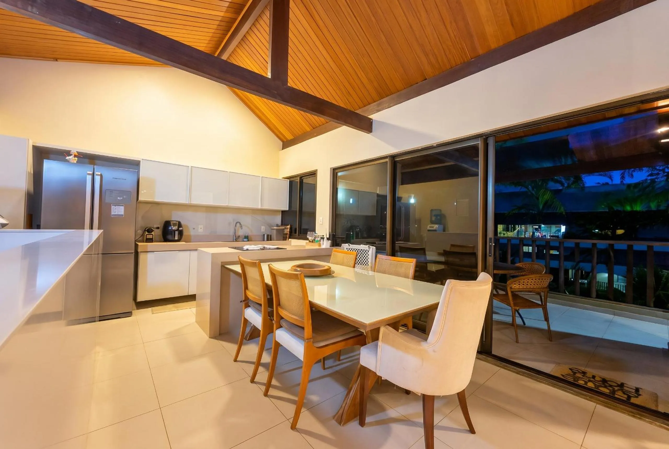 Dining area in Malawi Beach Resort - Flat SKY