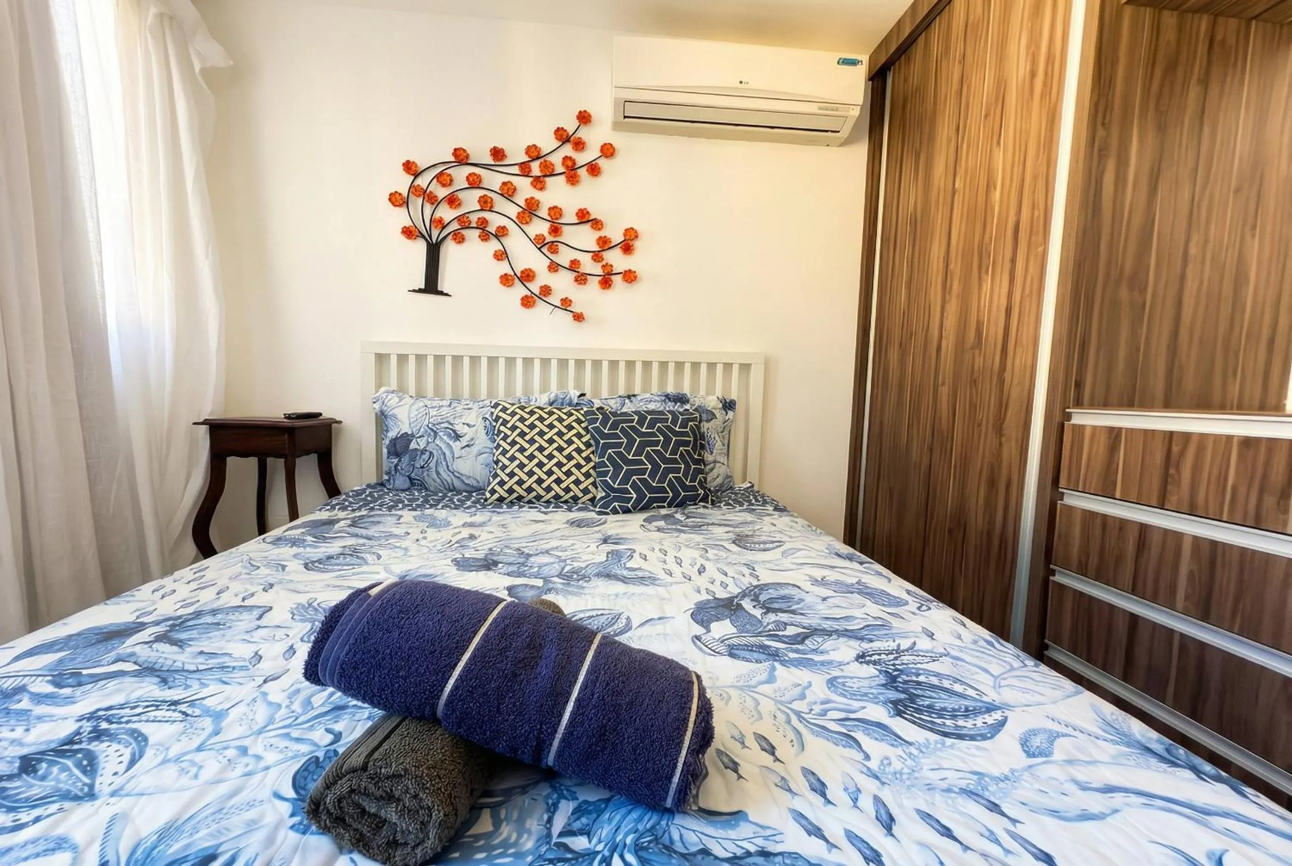 Bedroom, Bed in Malawi Beach Resort - Flat SKY
