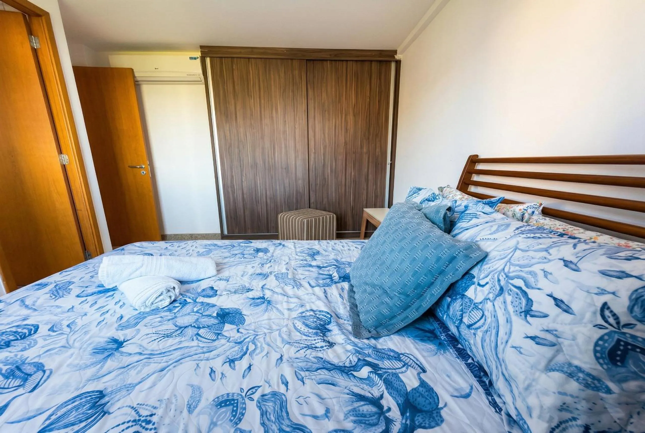 Bedroom, Bed in Malawi Beach Resort - Flat SKY