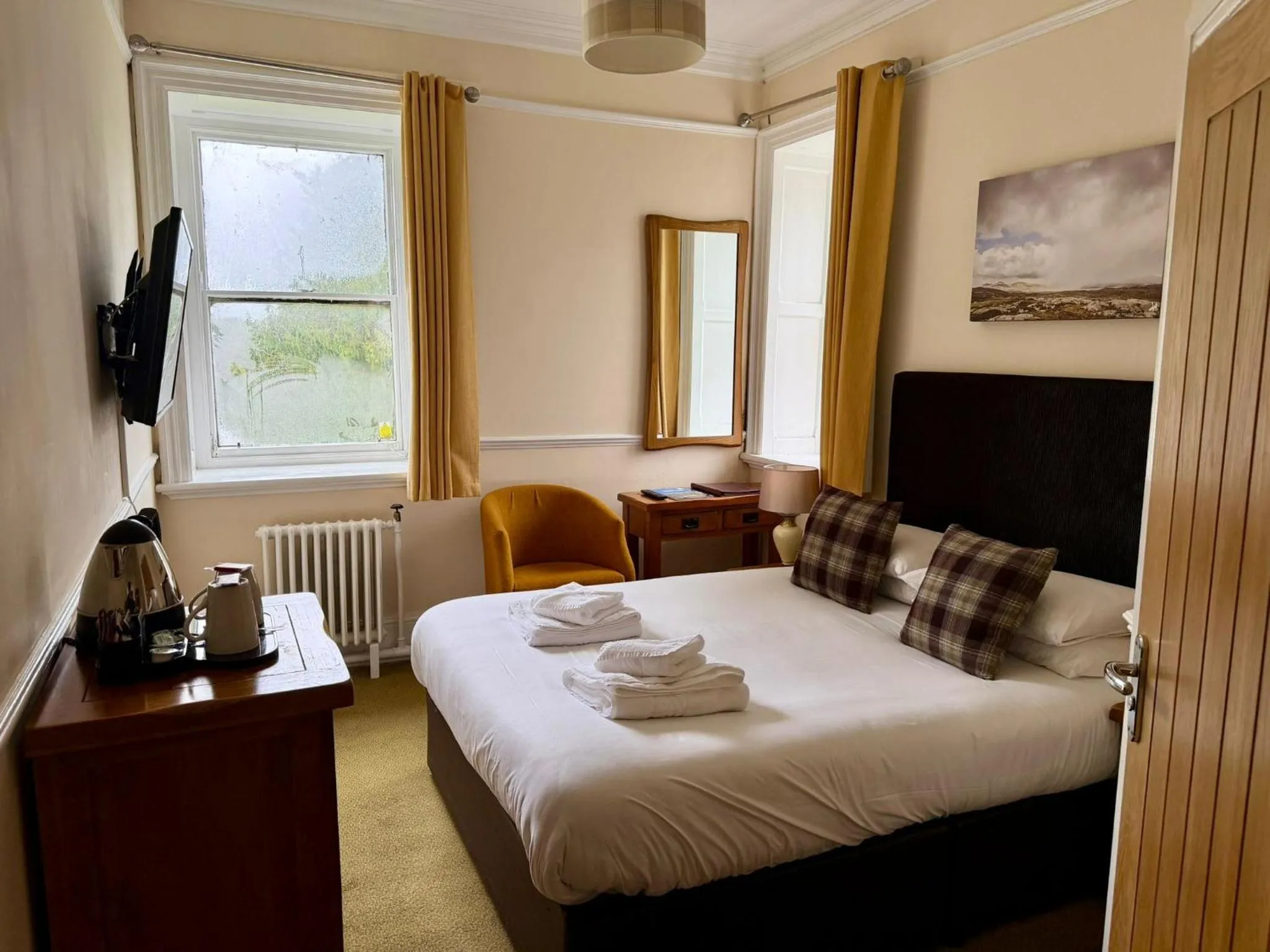 Bed in Friars Carse Country House Hotel