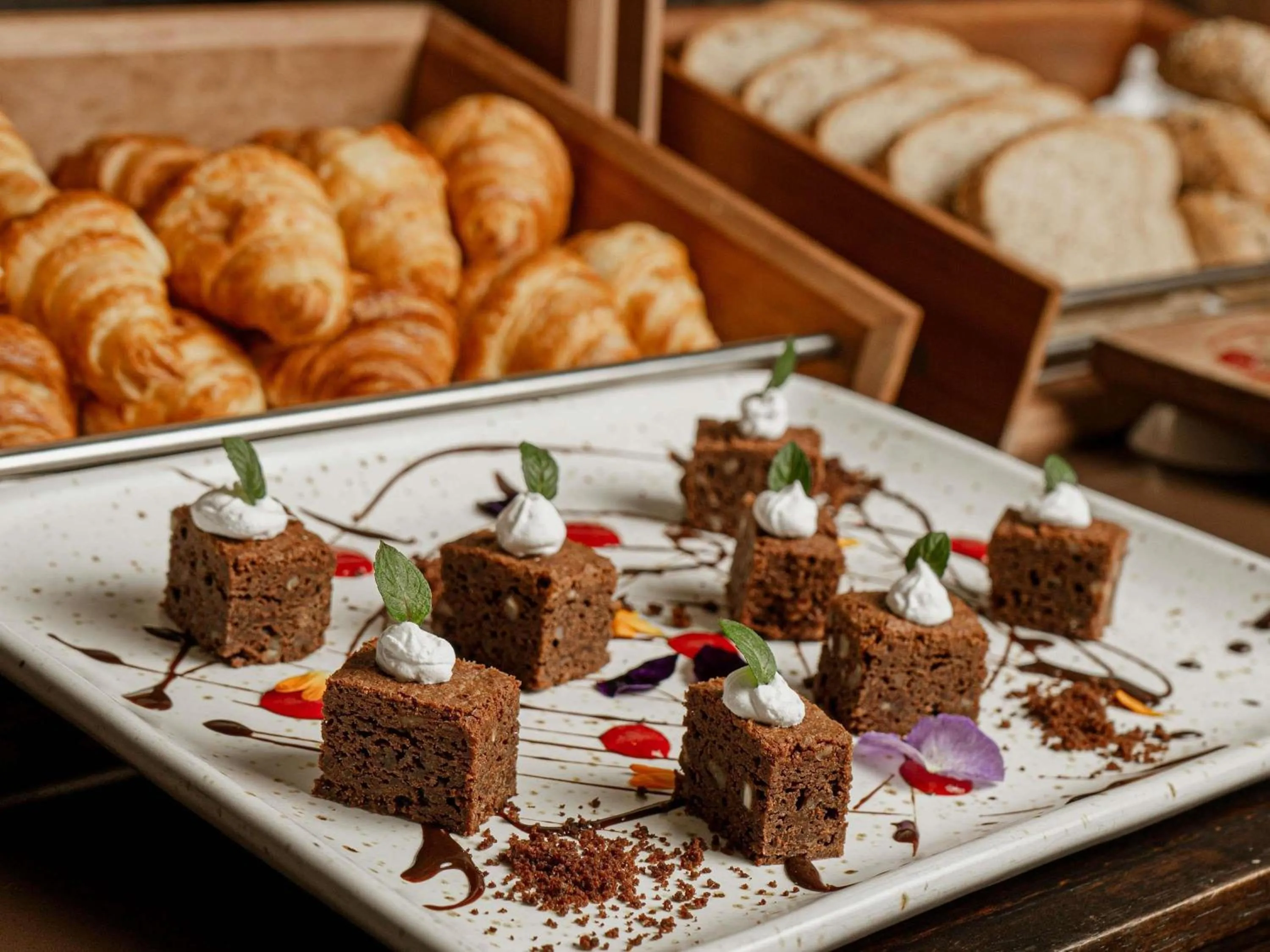 Restaurant/places to eat in Novotel Cusco