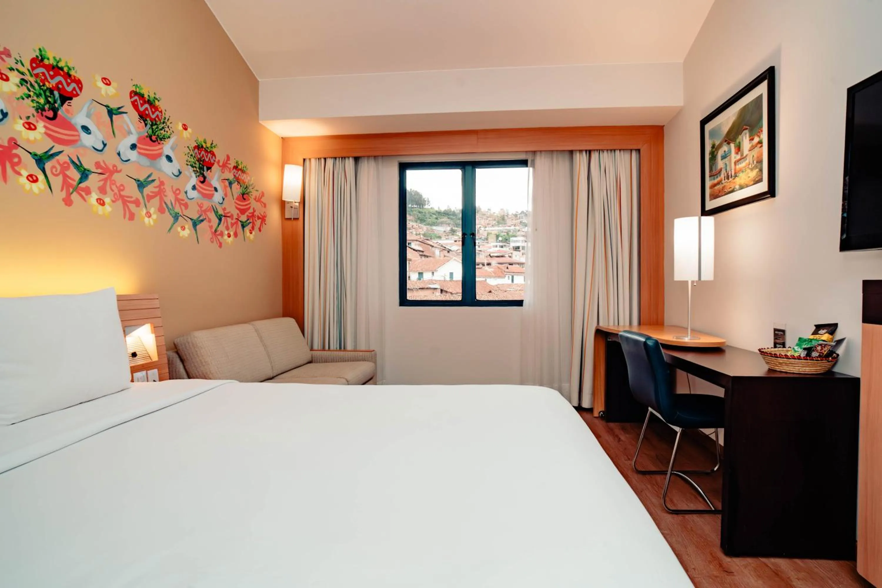 Photo of the whole room, Bed in Novotel Cusco