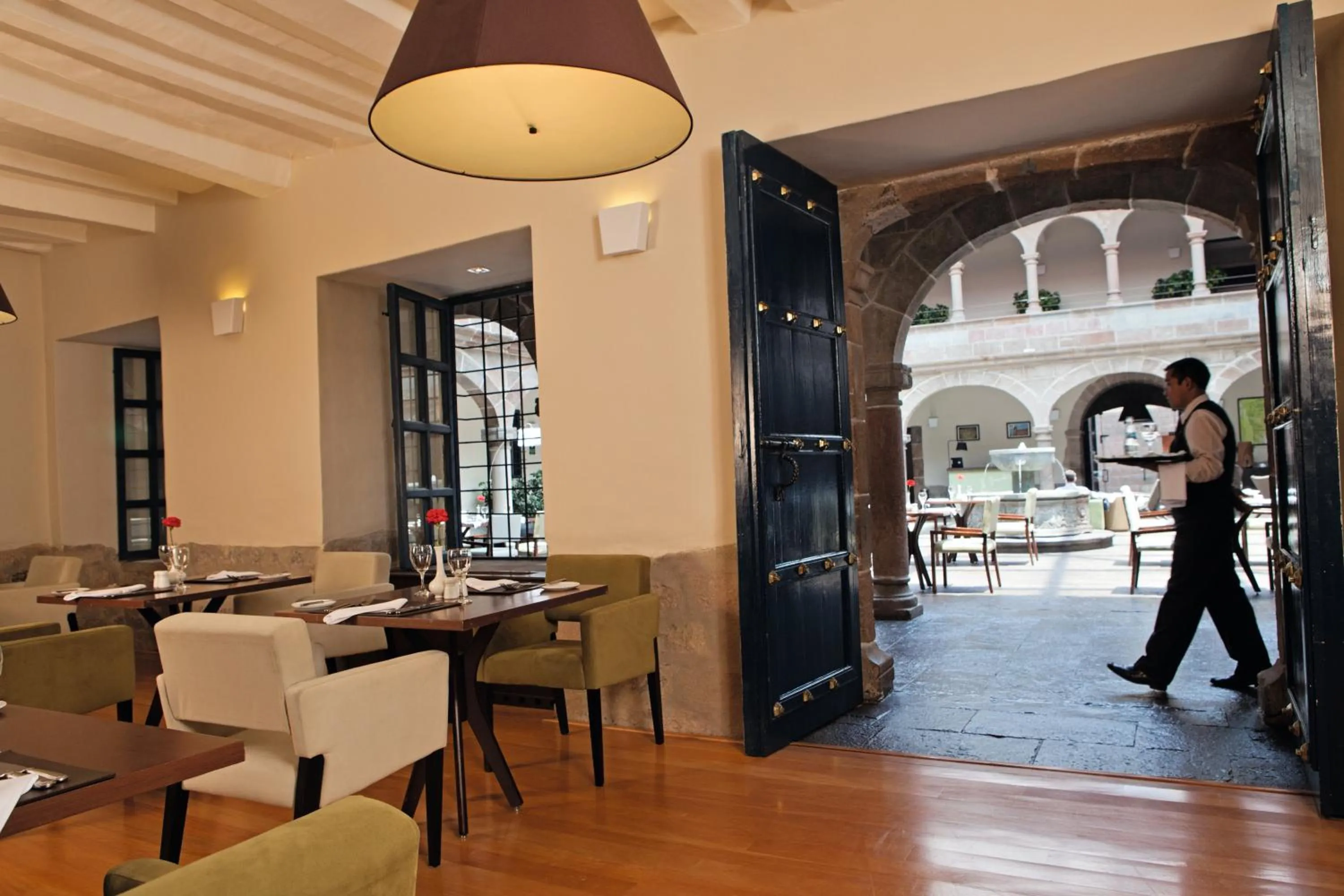 Restaurant/places to eat in Novotel Cusco