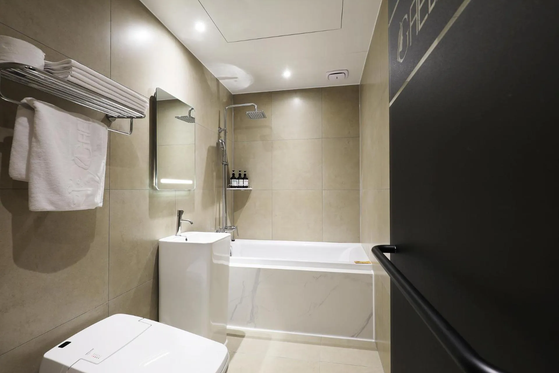 Shower in Gaeul Hotel