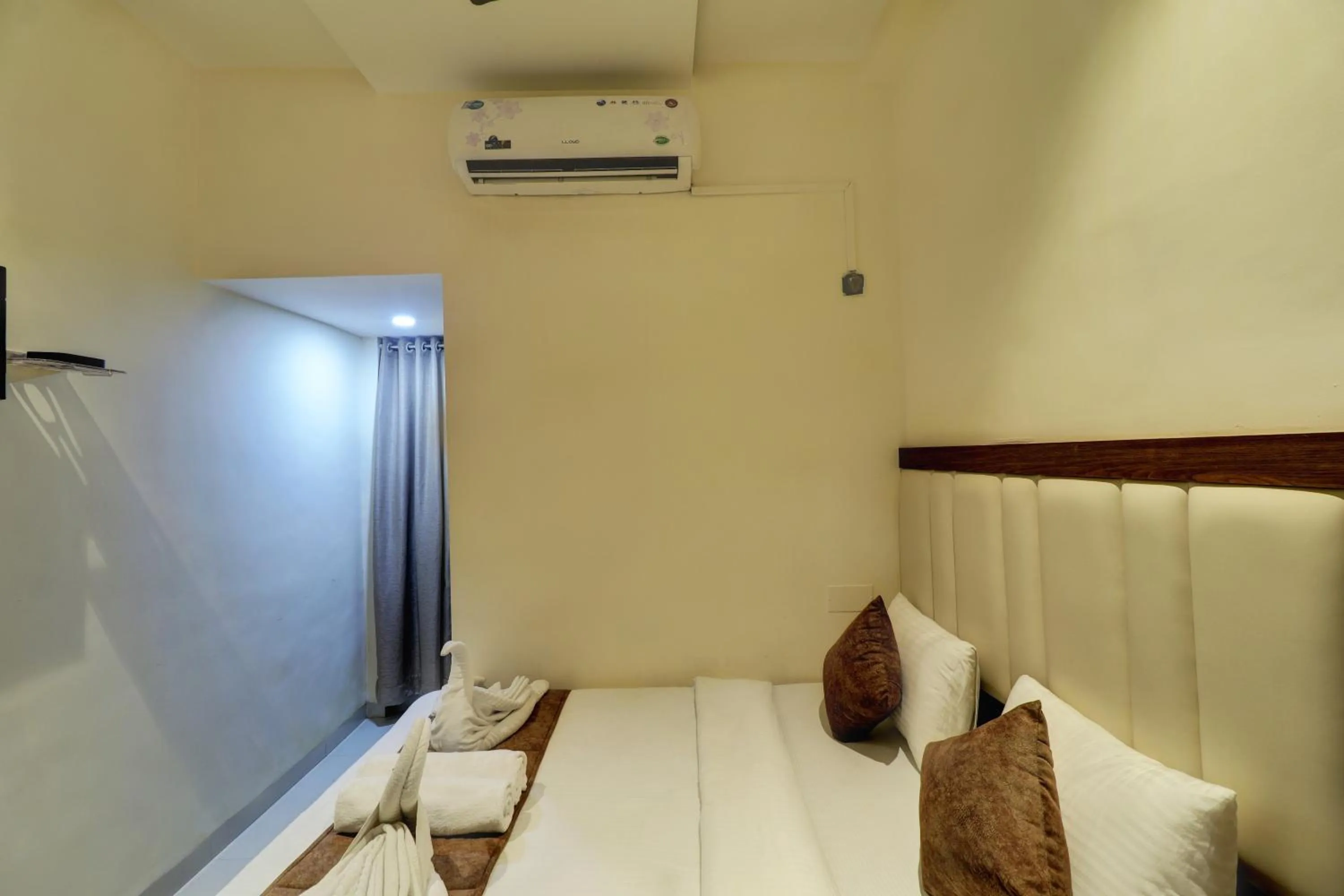 air conditioner, Bed in New Parimeet Residency