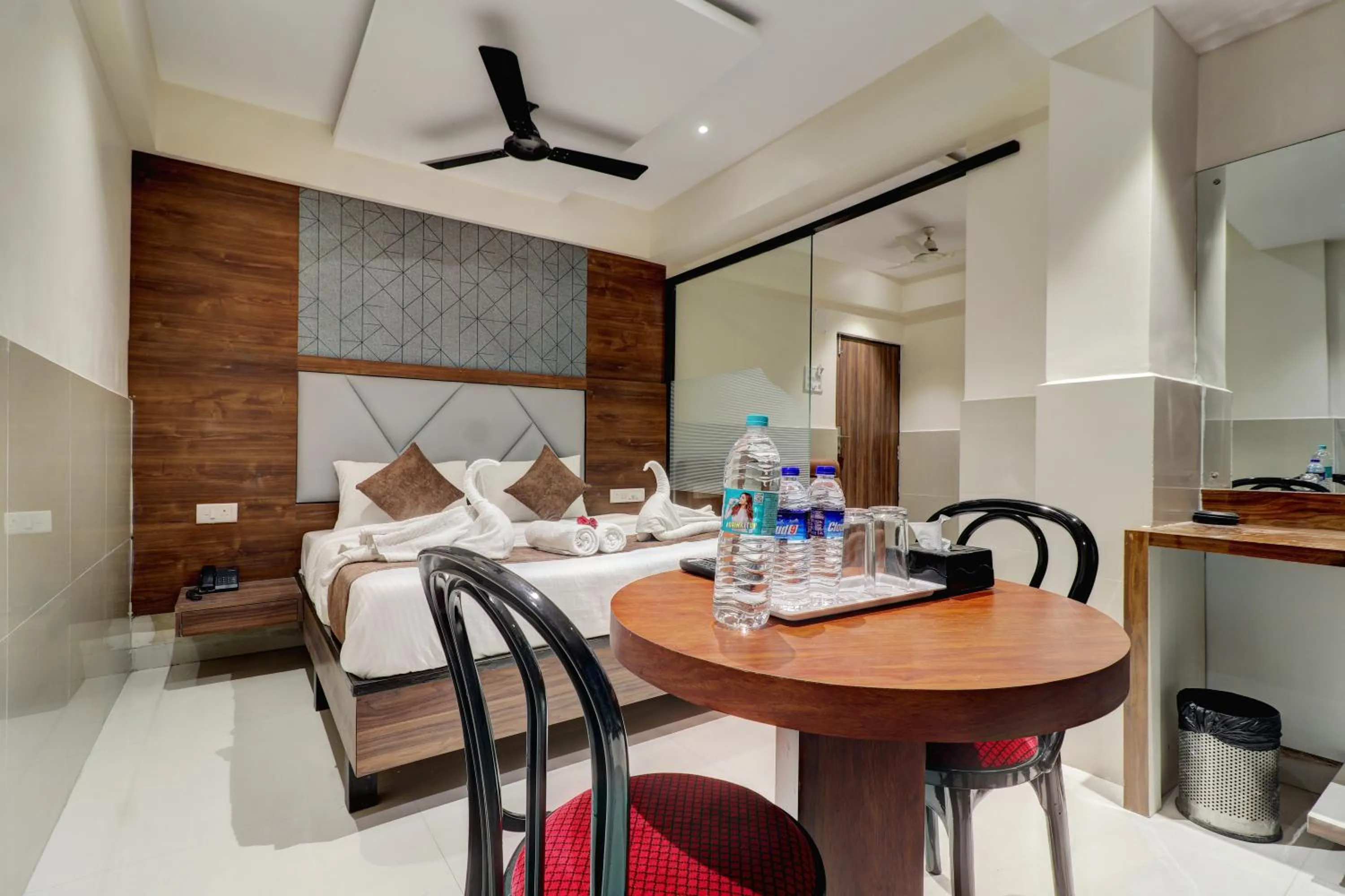 Photo of the whole room in New Parimeet Residency