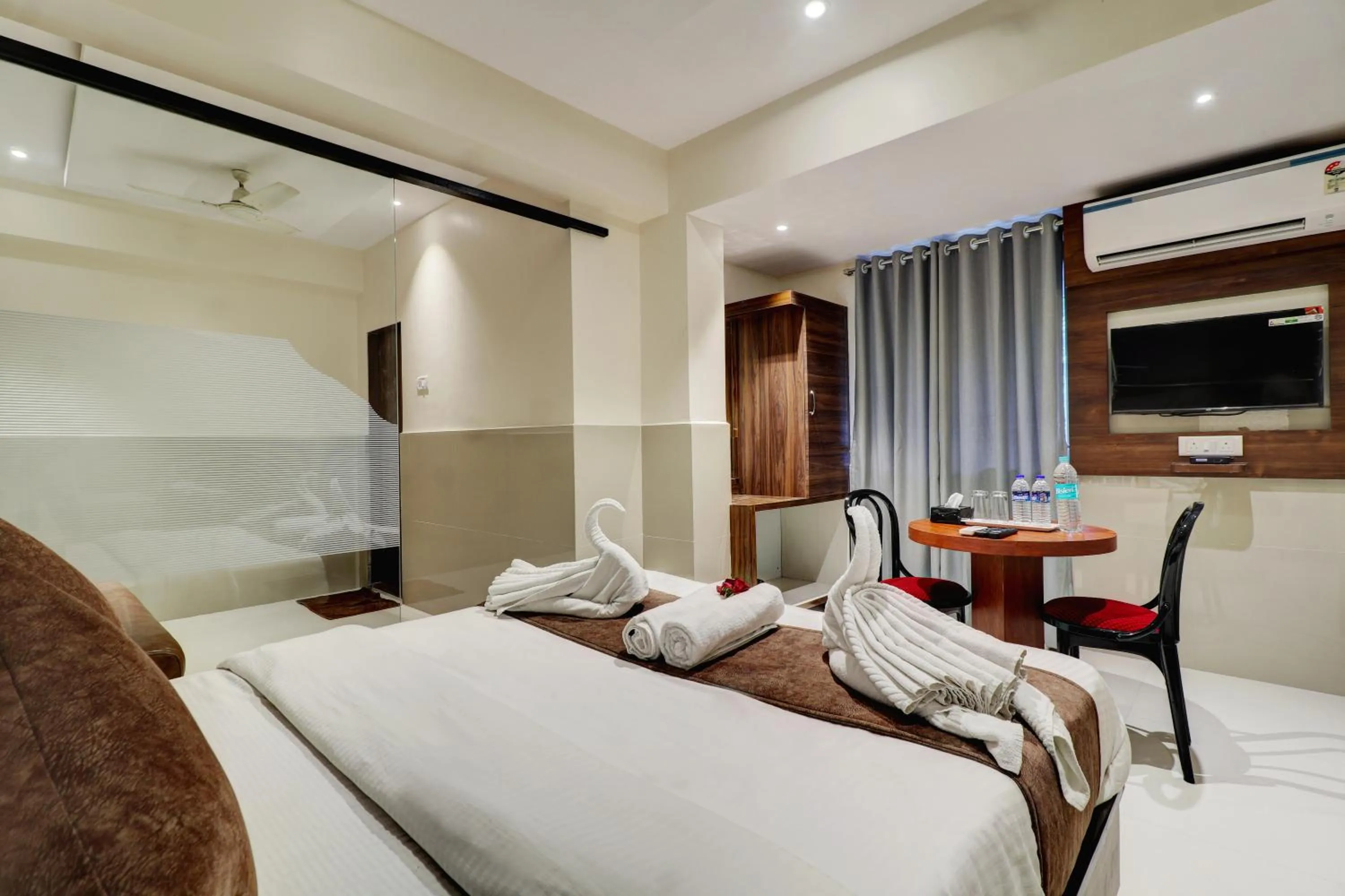 Bedroom, Bed in New Parimeet Residency